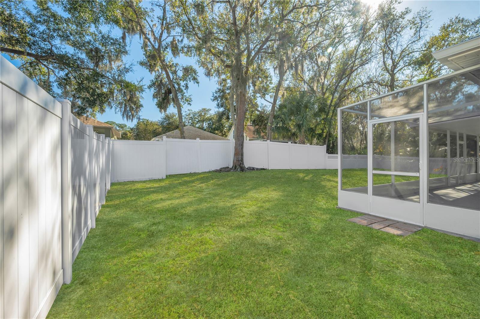 Image 27 of 33 For 17115 Falconridge Road