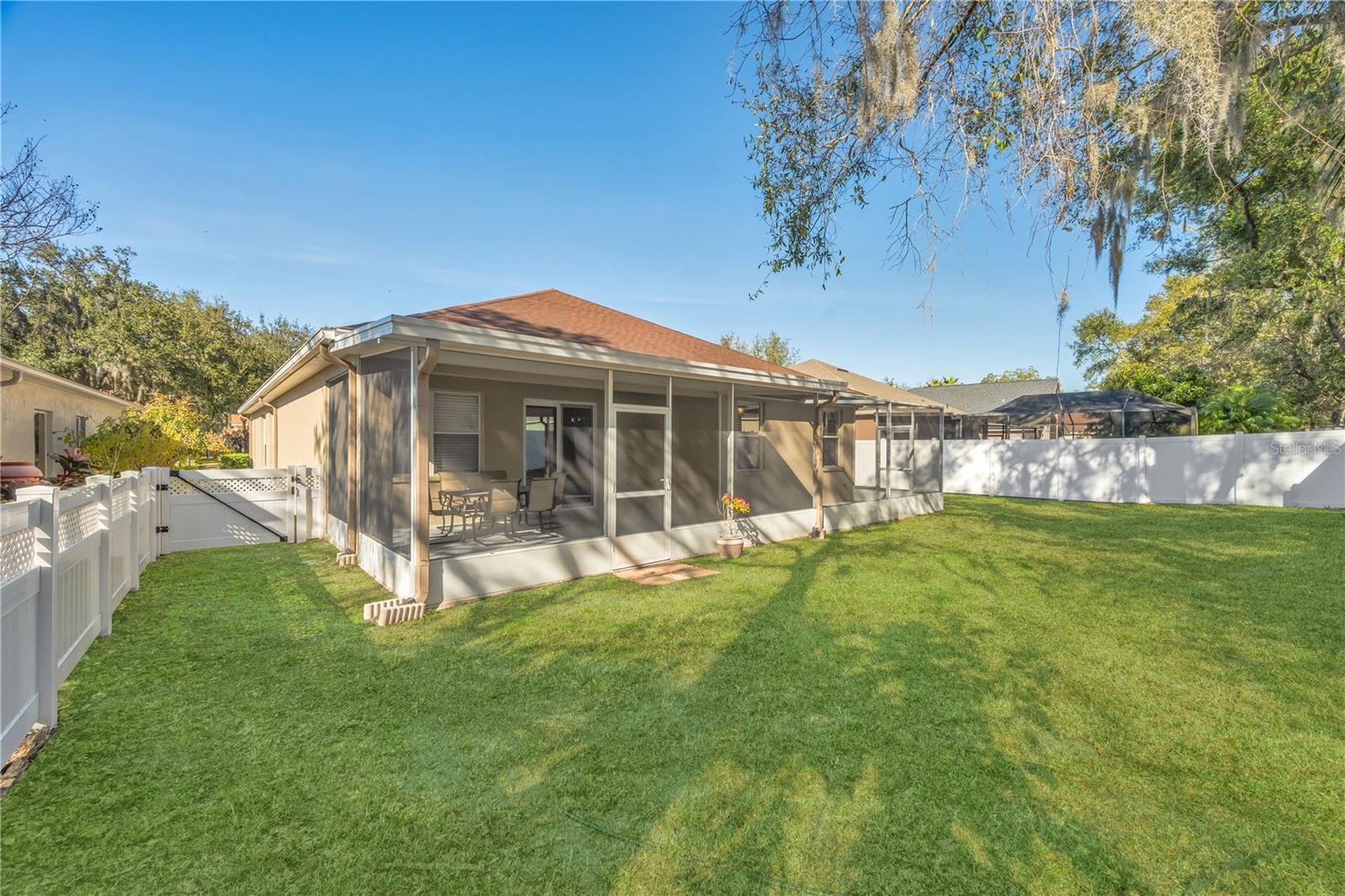 Image 29 of 33 For 17115 Falconridge Road