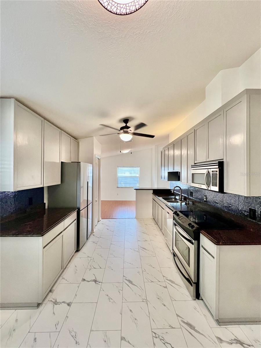 Image 13 of 36 For 9817 La Vonda Street