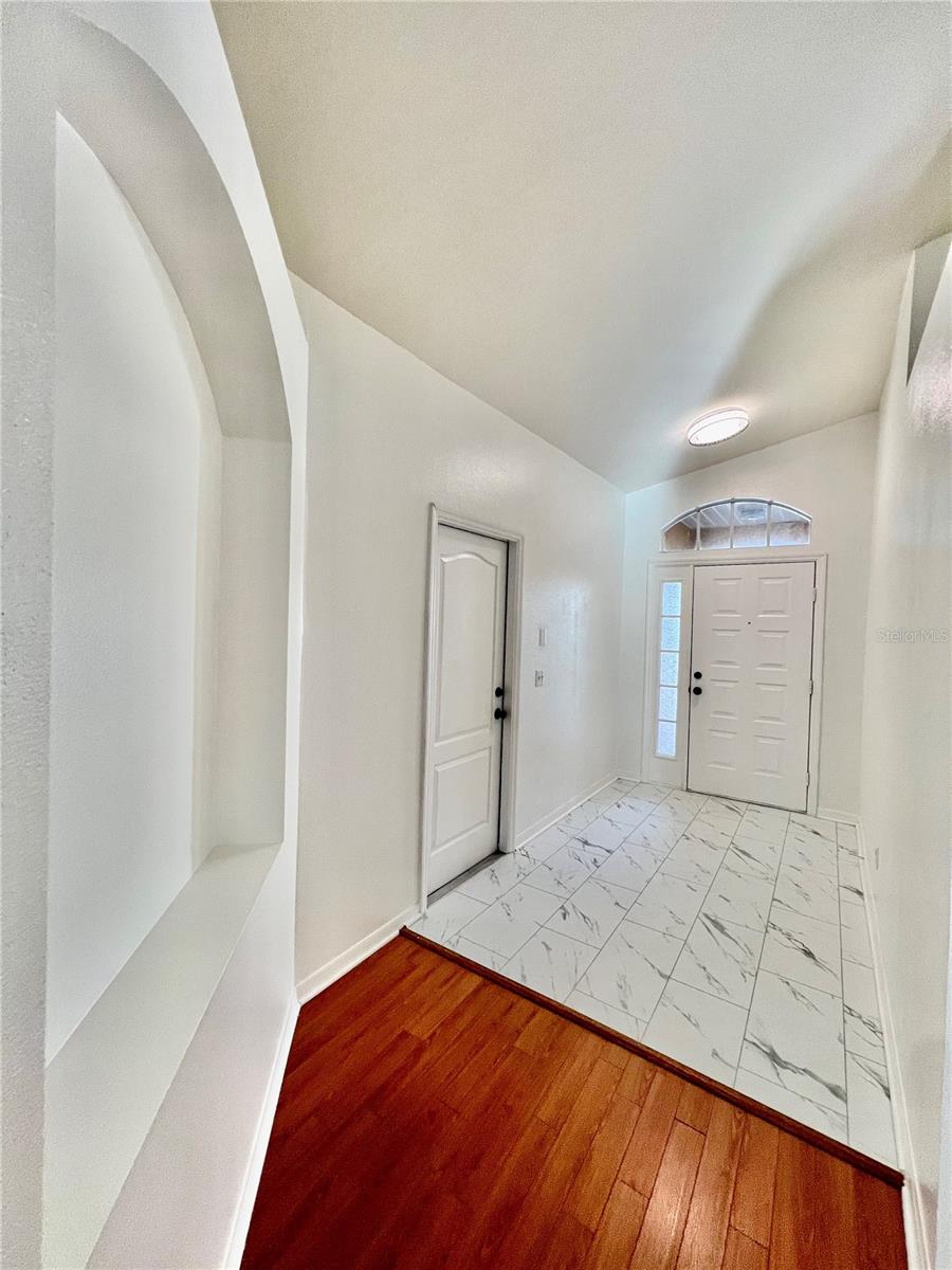 Image 4 of 36 For 9817 La Vonda Street