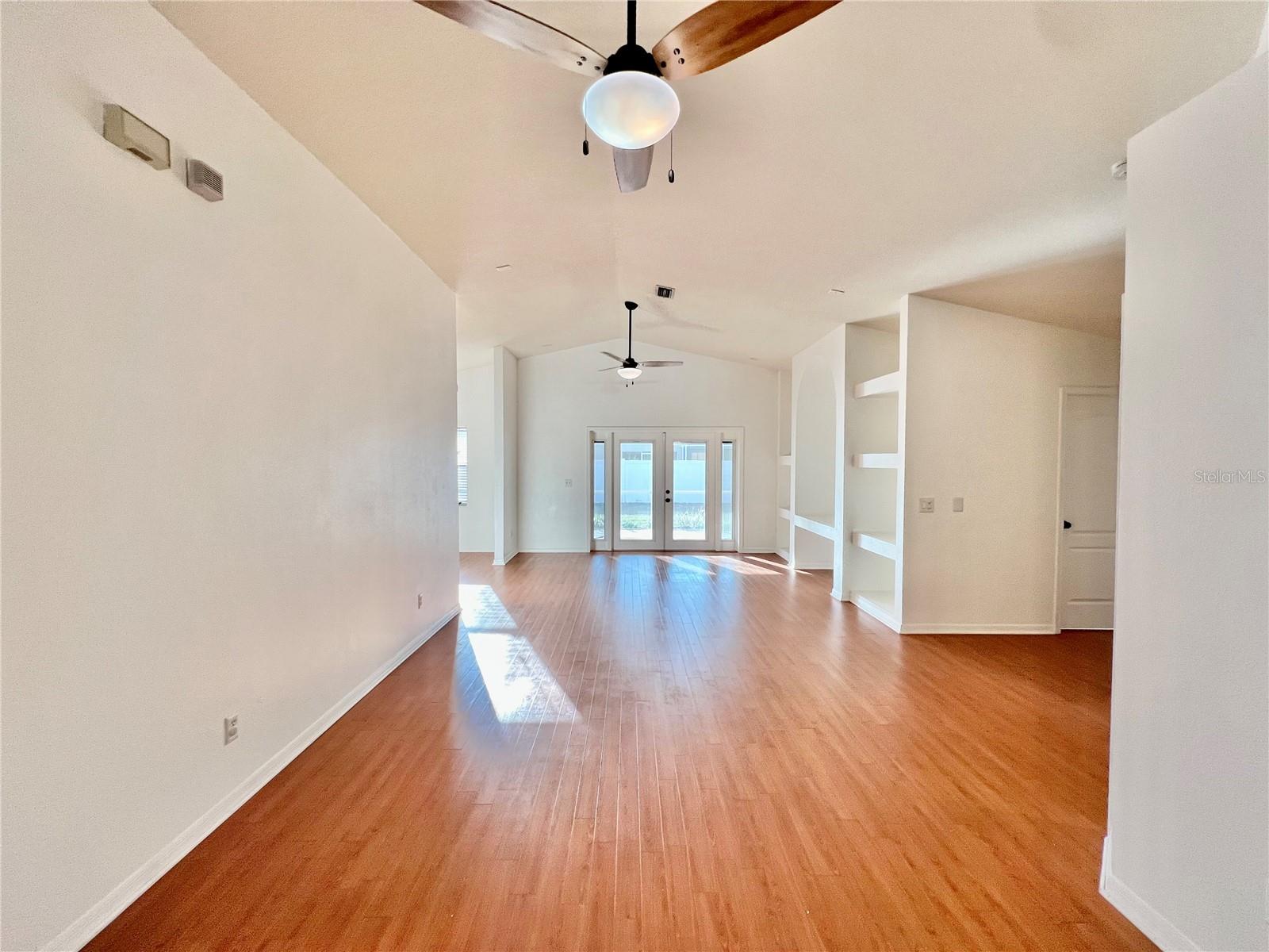 Image 5 of 36 For 9817 La Vonda Street