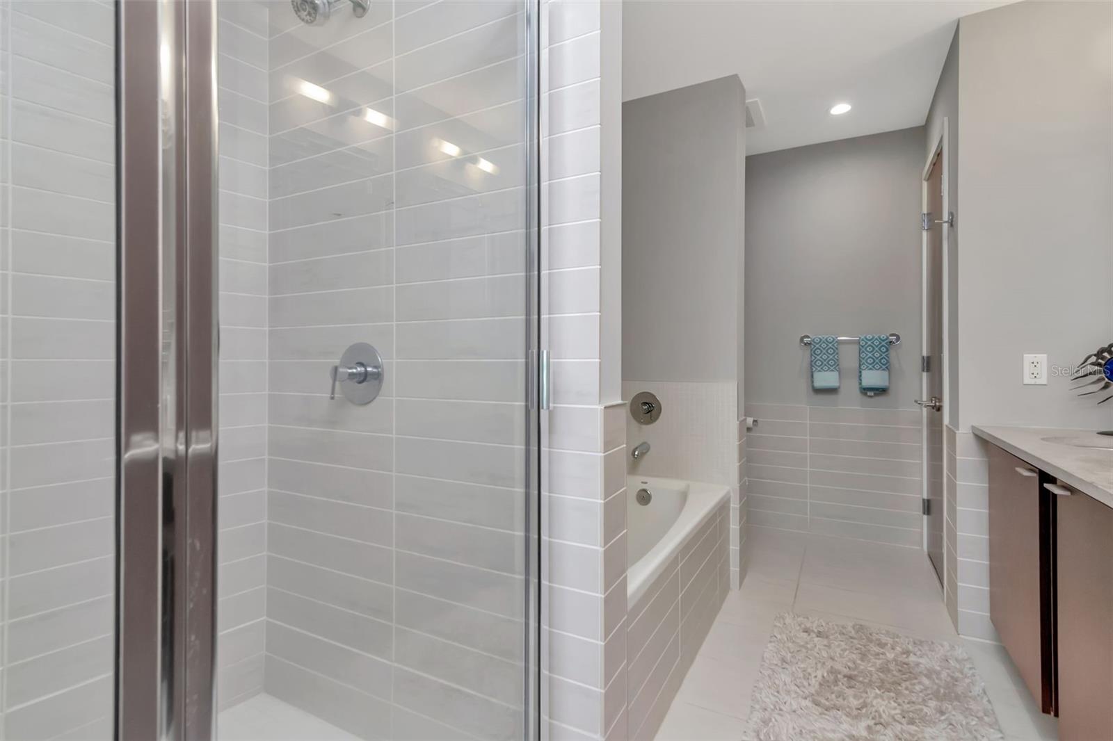 Image 28 of 57 For 111 12th Street 1712