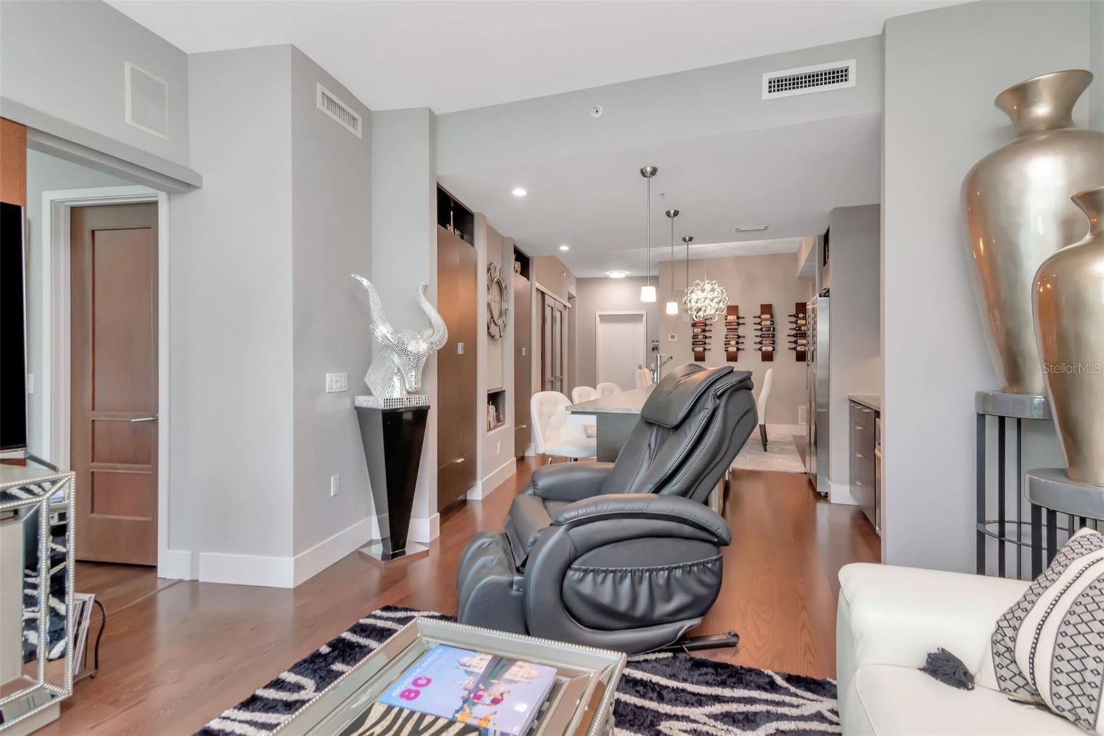 Image 32 of 57 For 111 12th Street 1712