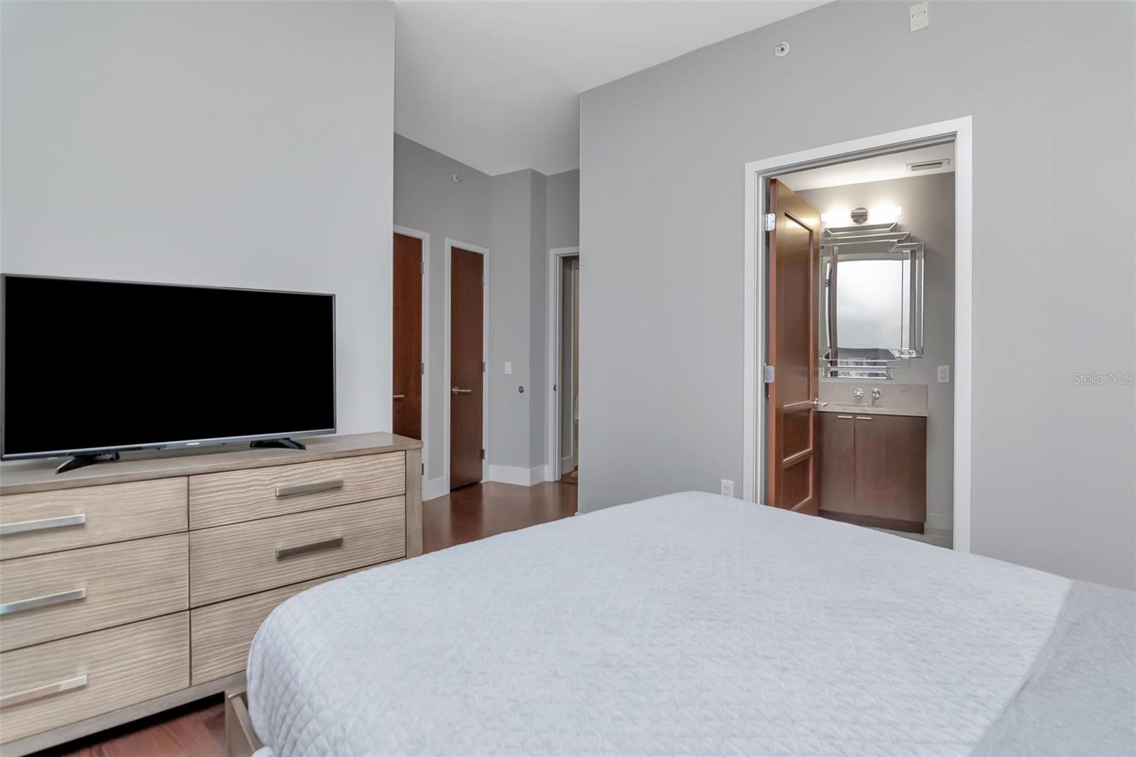 Image 40 of 57 For 111 12th Street 1712