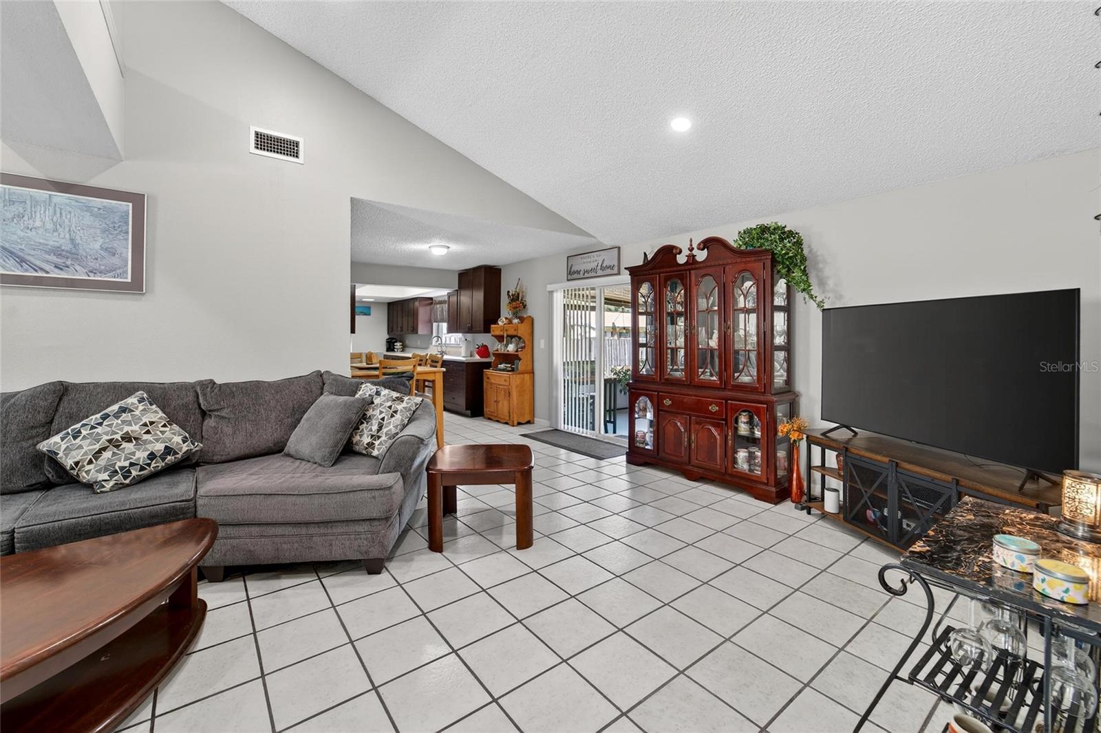 Image 12 of 54 For 1938 Cinnamon Drive