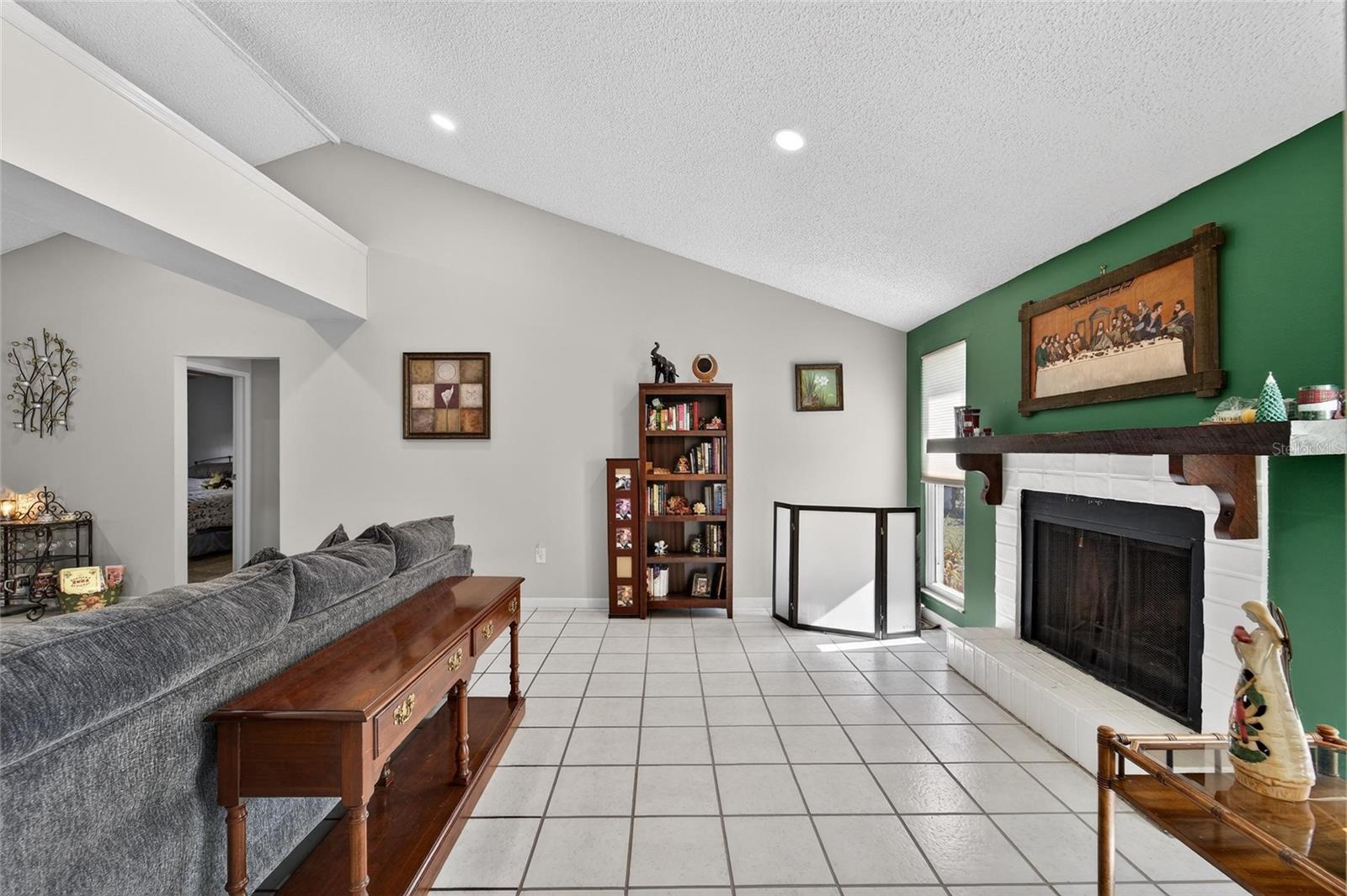 Image 13 of 54 For 1938 Cinnamon Drive