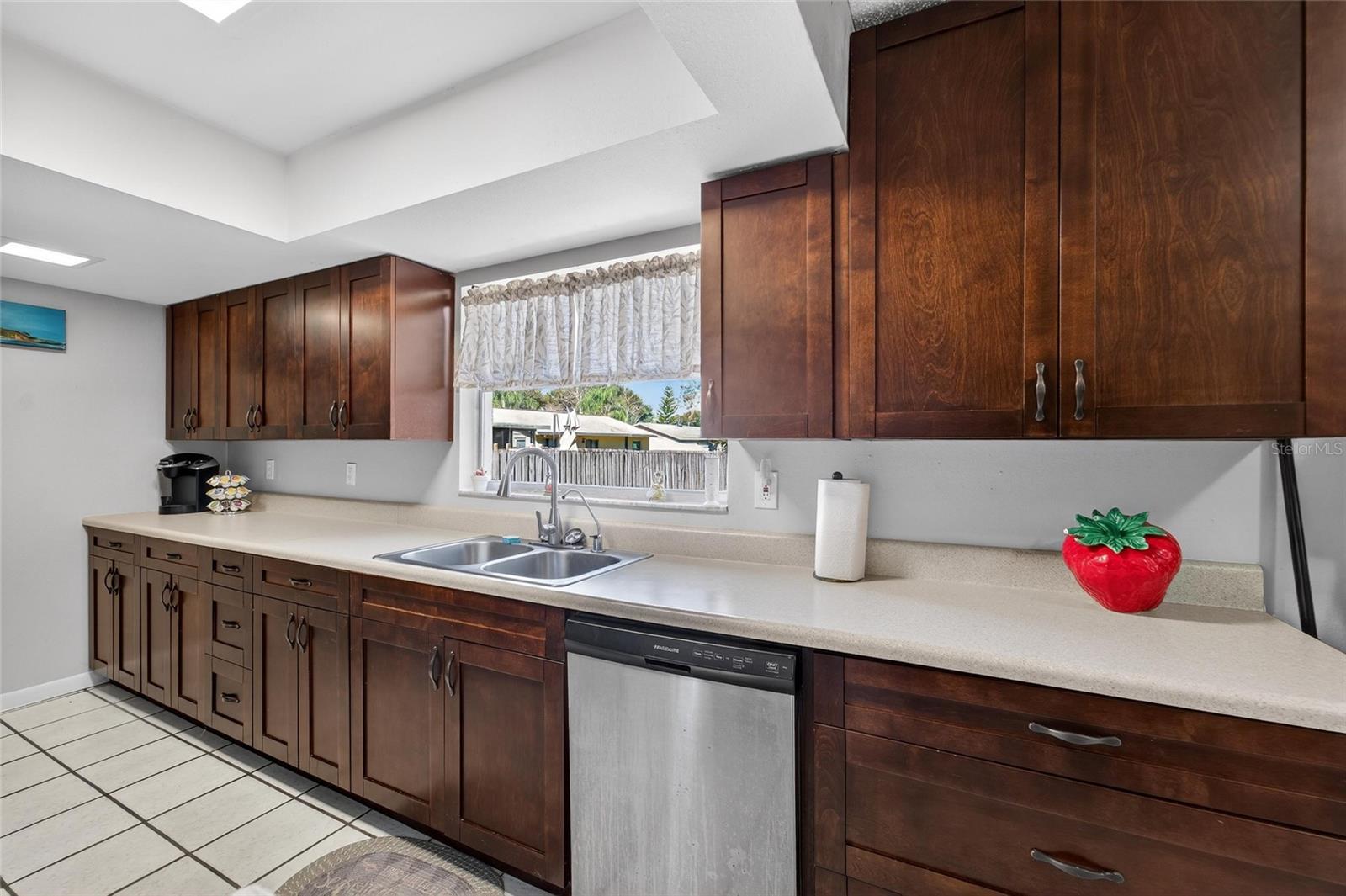 Image 20 of 54 For 1938 Cinnamon Drive