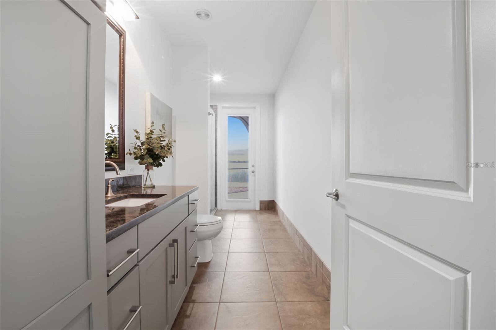 Image 19 of 100 For 3215 Gulf City Road