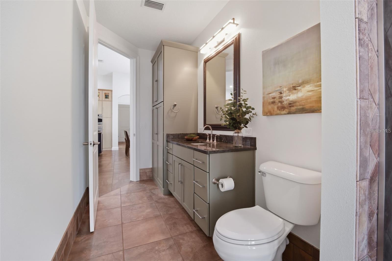 Image 21 of 100 For 3215 Gulf City Road