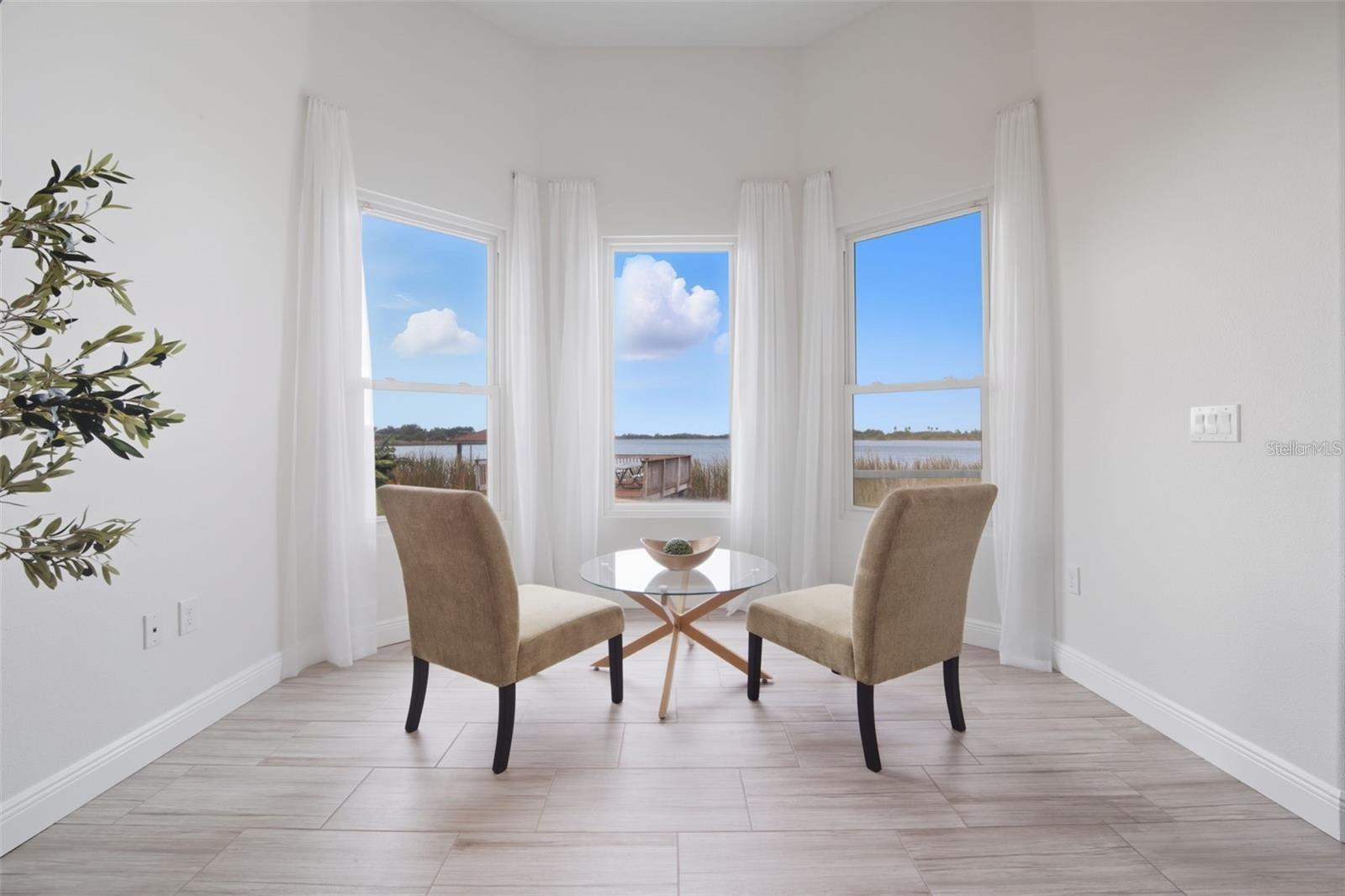 Image 23 of 100 For 3215 Gulf City Road