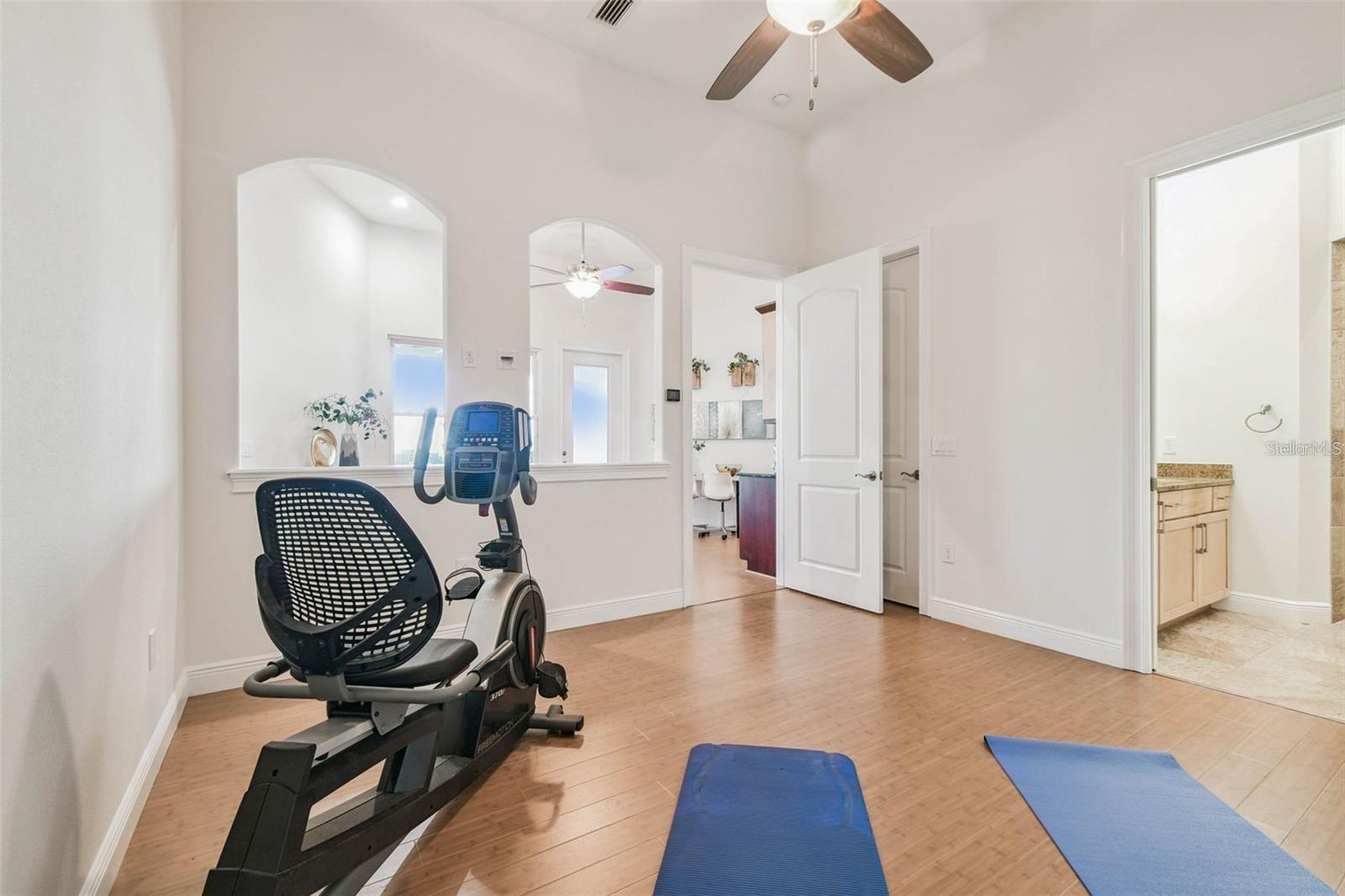 Image 38 of 100 For 3215 Gulf City Road