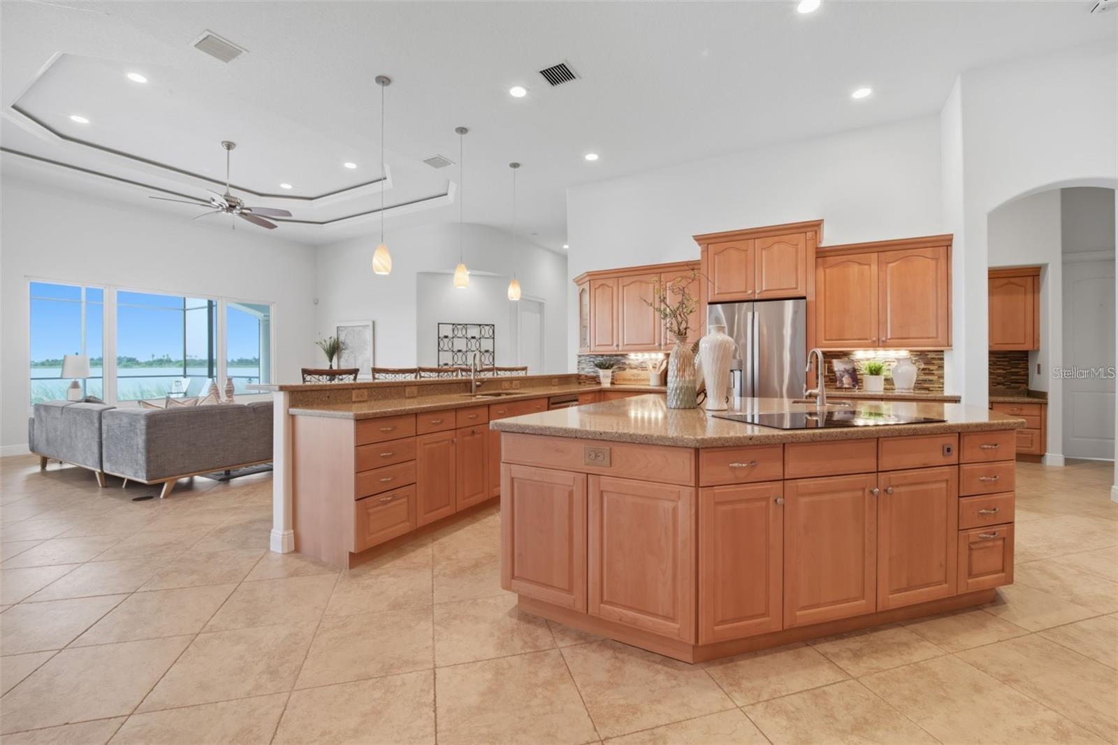 Image 45 of 100 For 3215 Gulf City Road