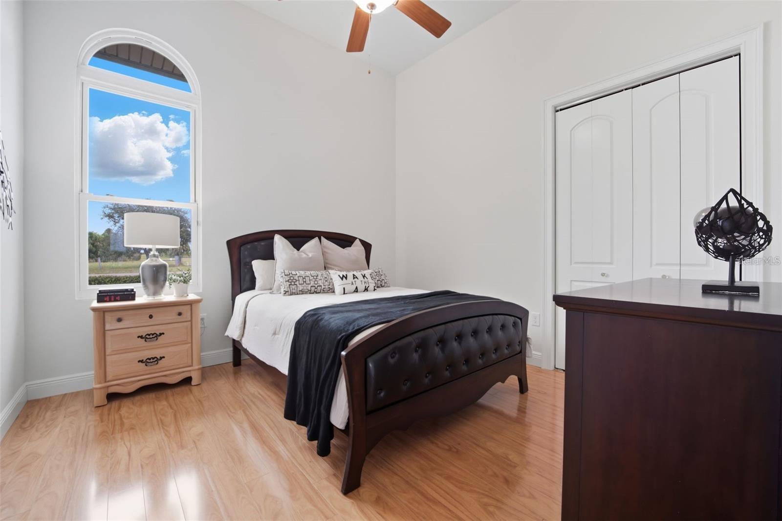 Image 56 of 100 For 3215 Gulf City Road