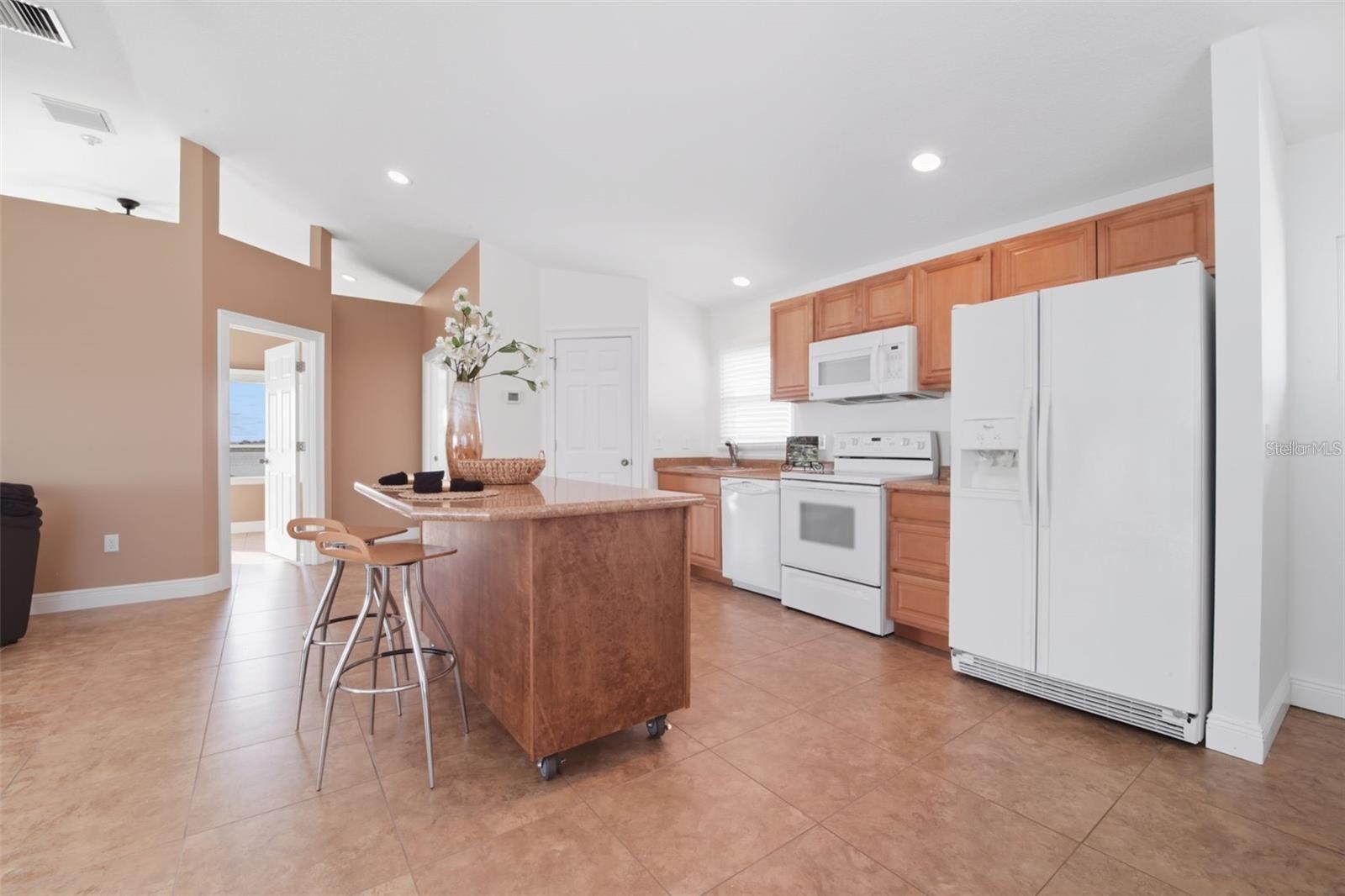 Image 83 of 100 For 3215 Gulf City Road