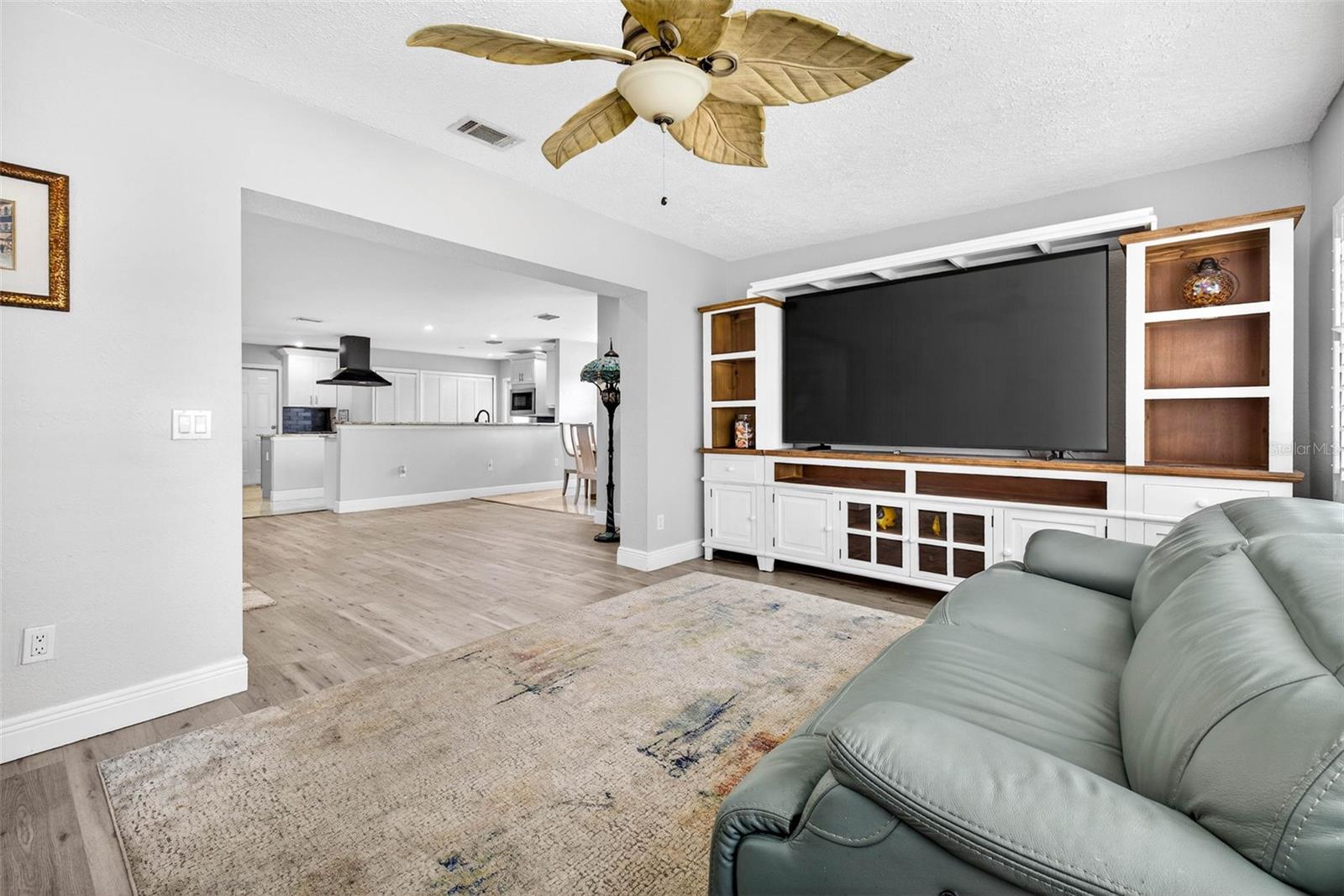 Image 22 of 52 For 8718 Tahiti Lane