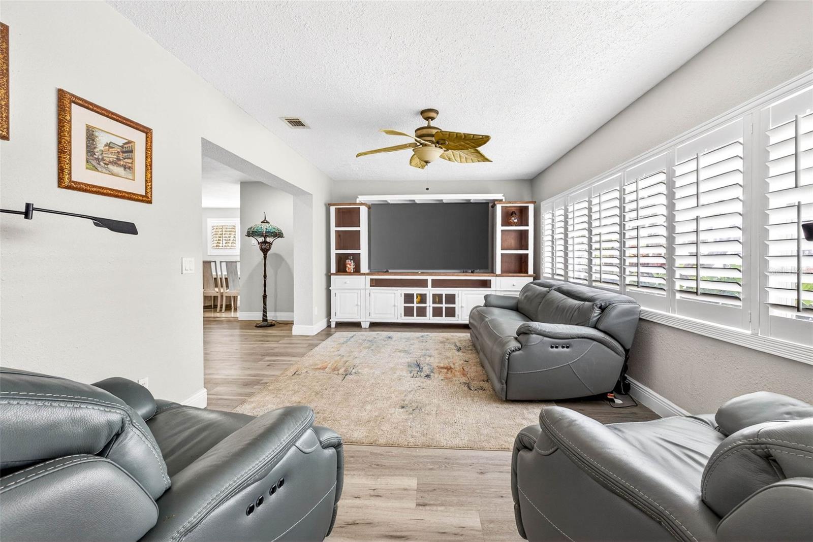 Image 23 of 52 For 8718 Tahiti Lane