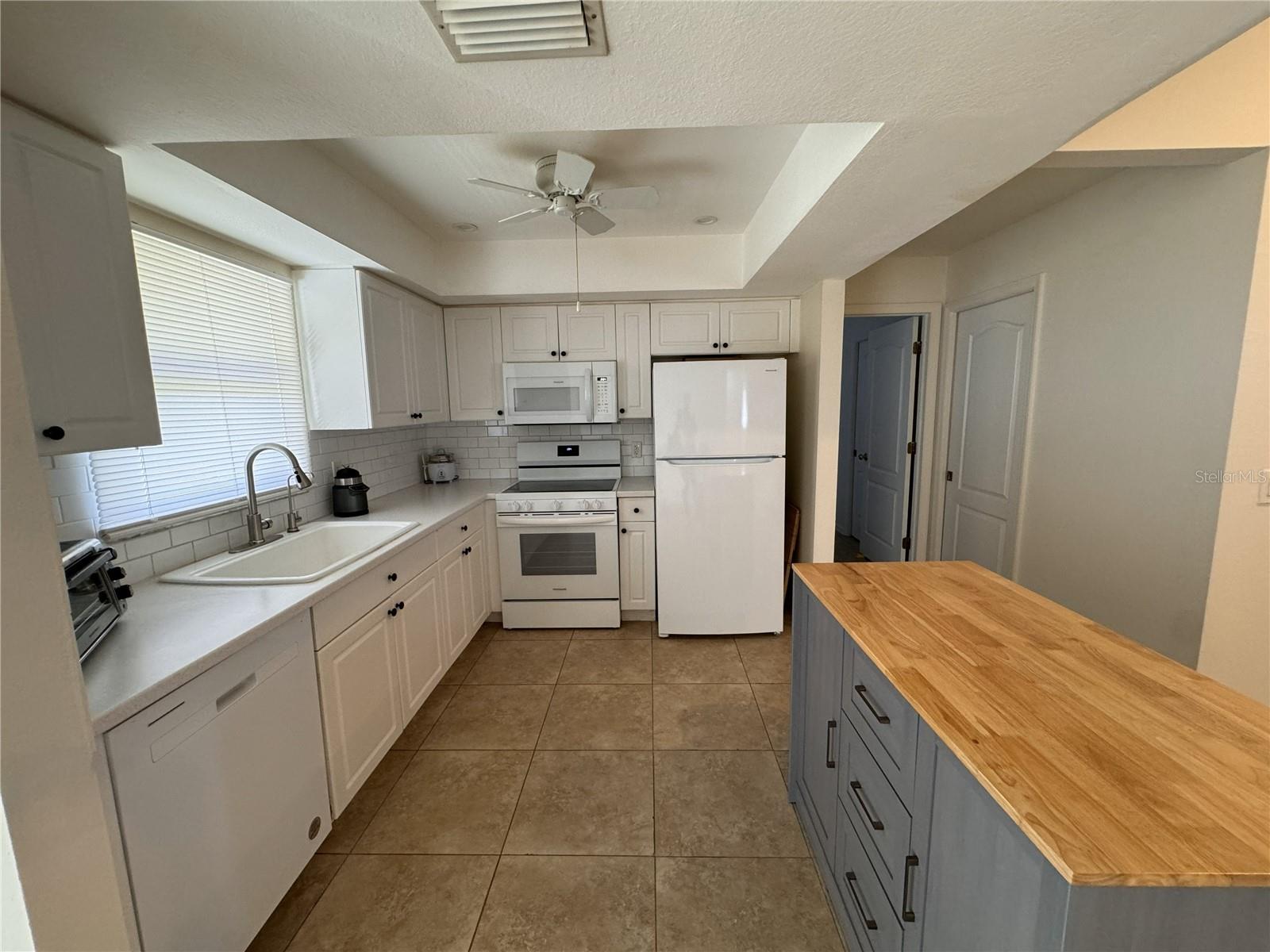 Image 3 of 13 For 3806 6th Avenue