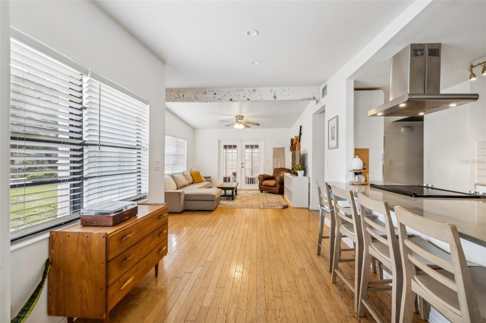 Image 14 of 39 For 908 Skyview Drive