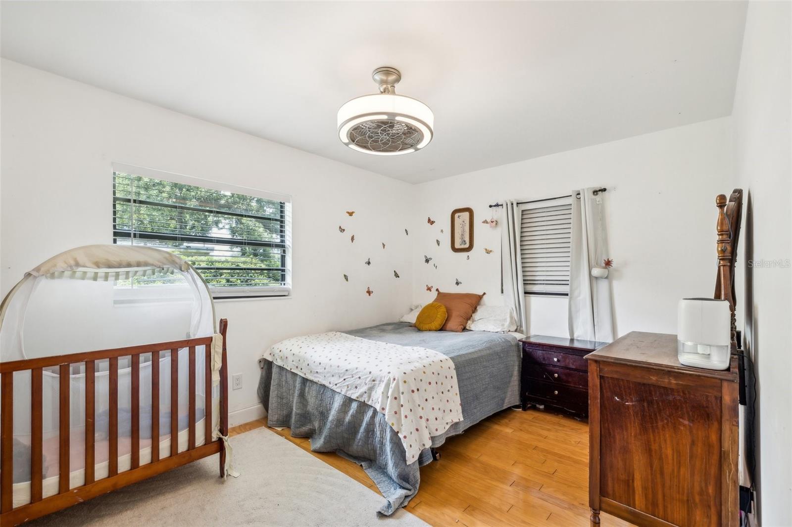 Image 21 of 39 For 908 Skyview Drive