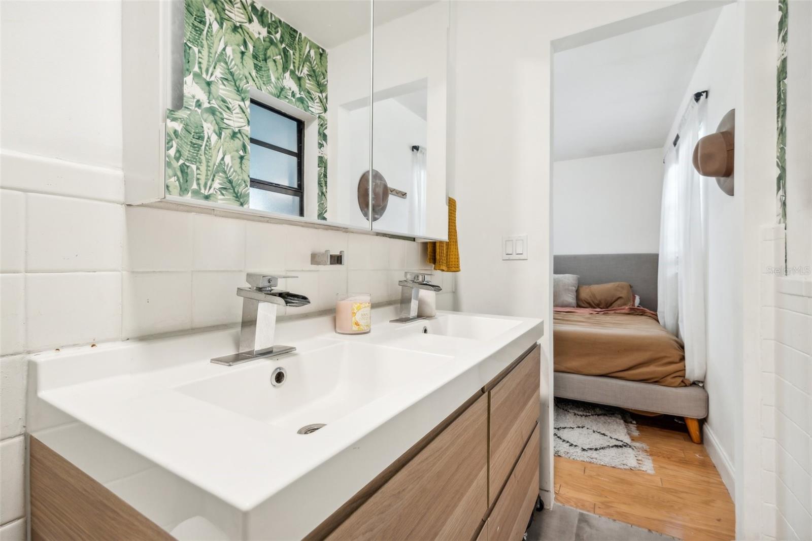 Image 27 of 39 For 908 Skyview Drive