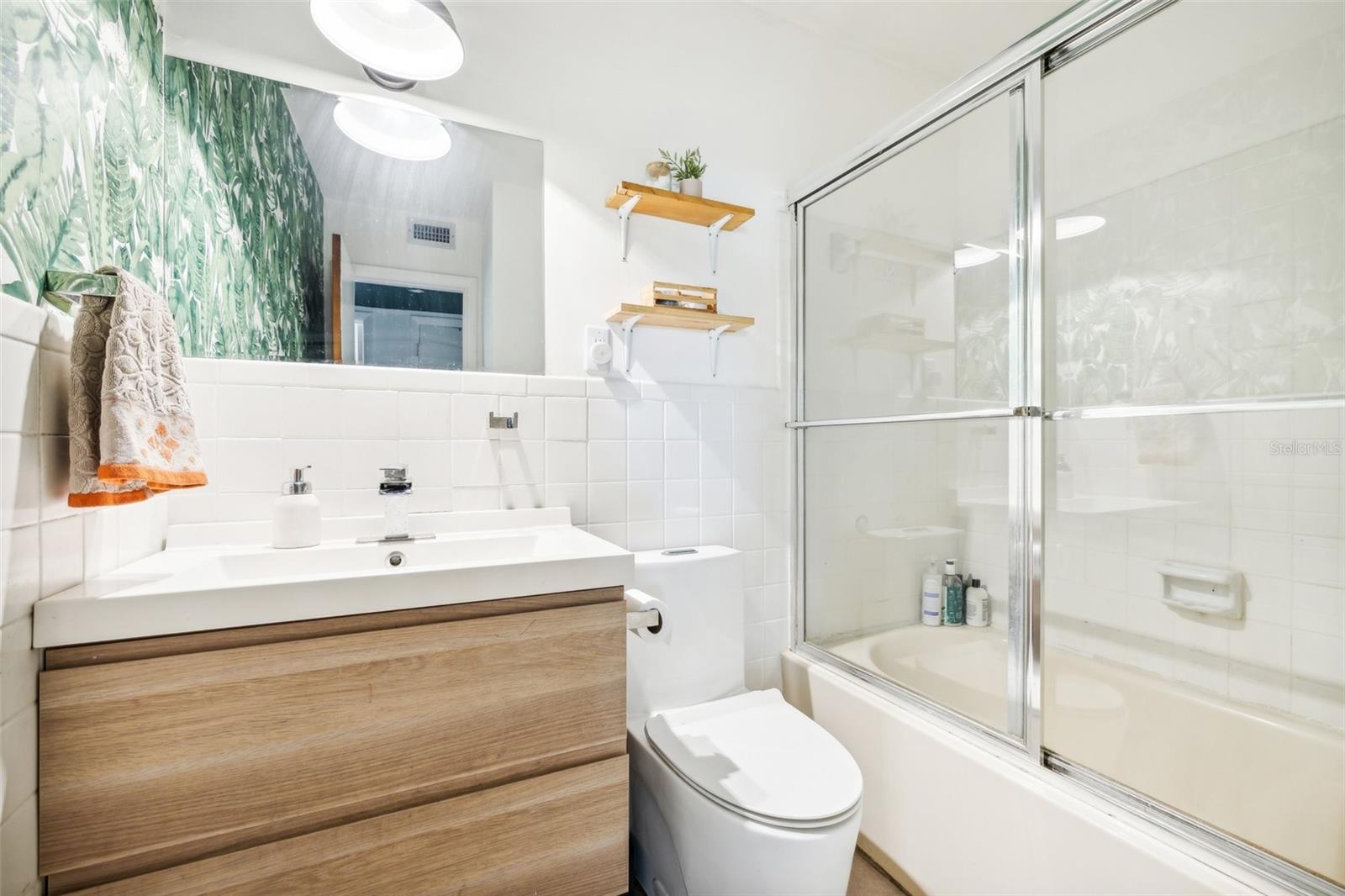 Image 29 of 39 For 908 Skyview Drive