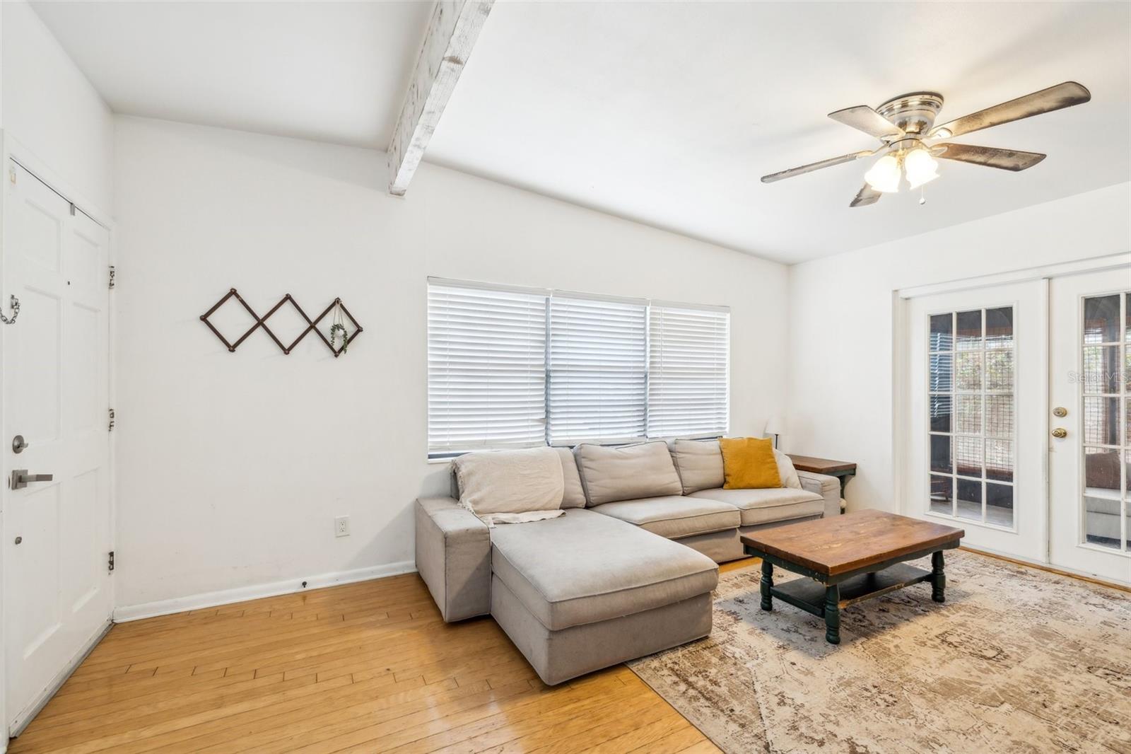 Image 4 of 39 For 908 Skyview Drive