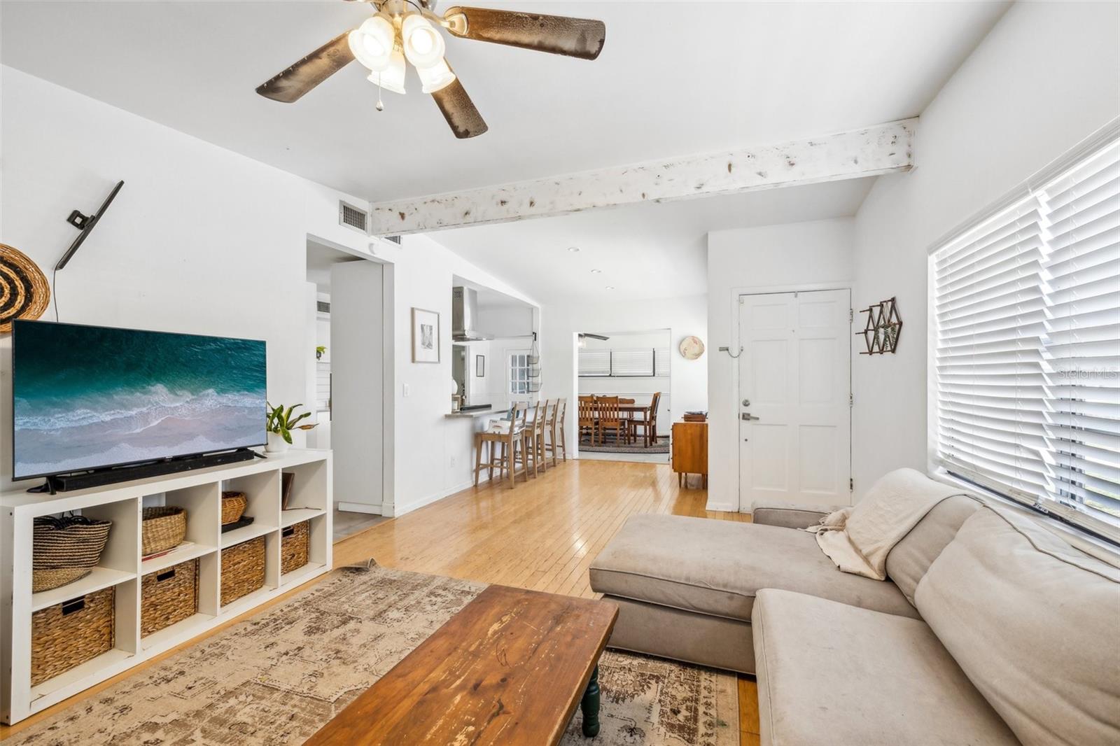 Image 7 of 39 For 908 Skyview Drive