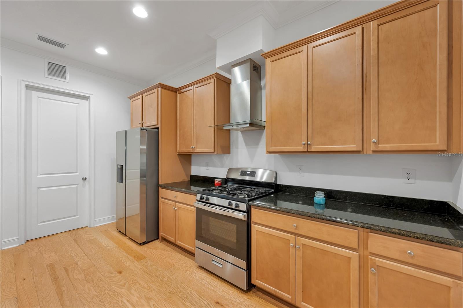 Image 14 of 37 For 3908 Gaviota Drive