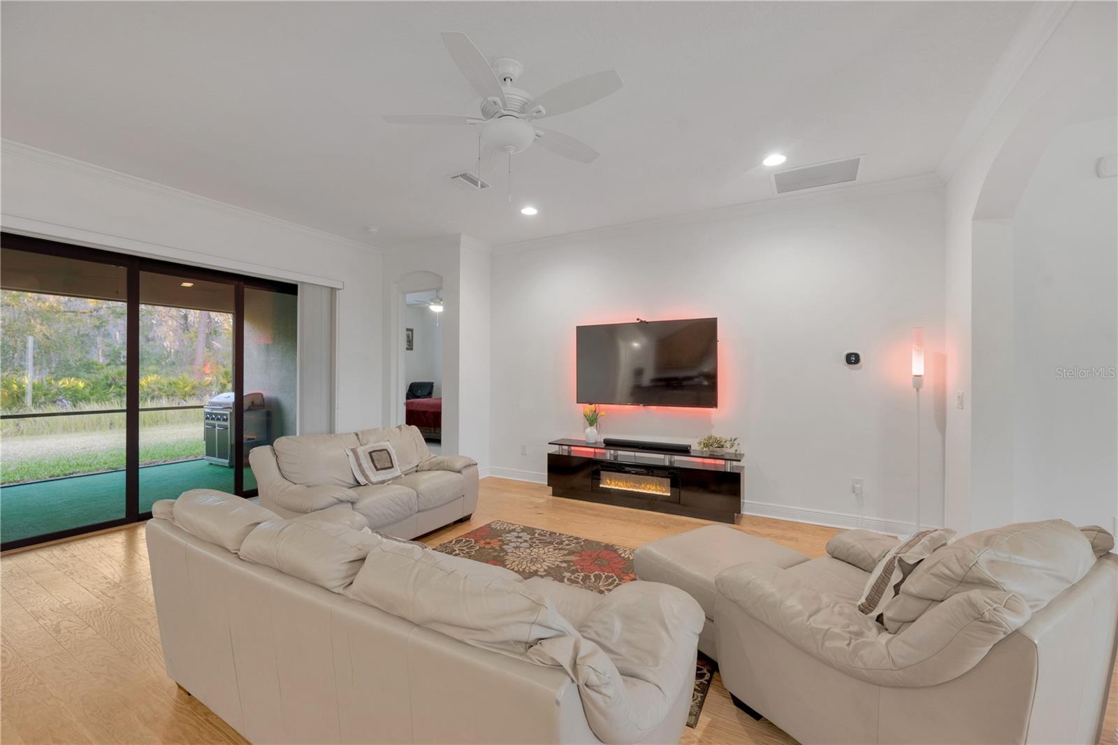 Image 5 of 37 For 3908 Gaviota Drive