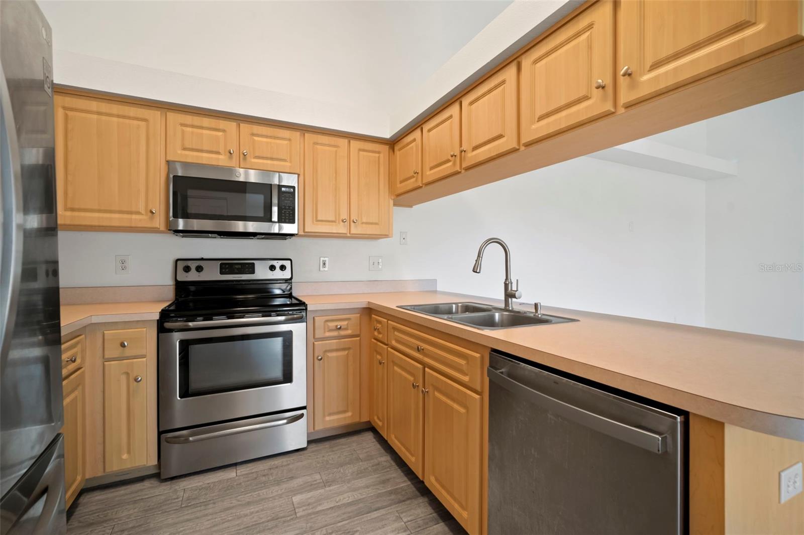 Image 16 of 26 For 1013 Apollo Beach Boulevard 203