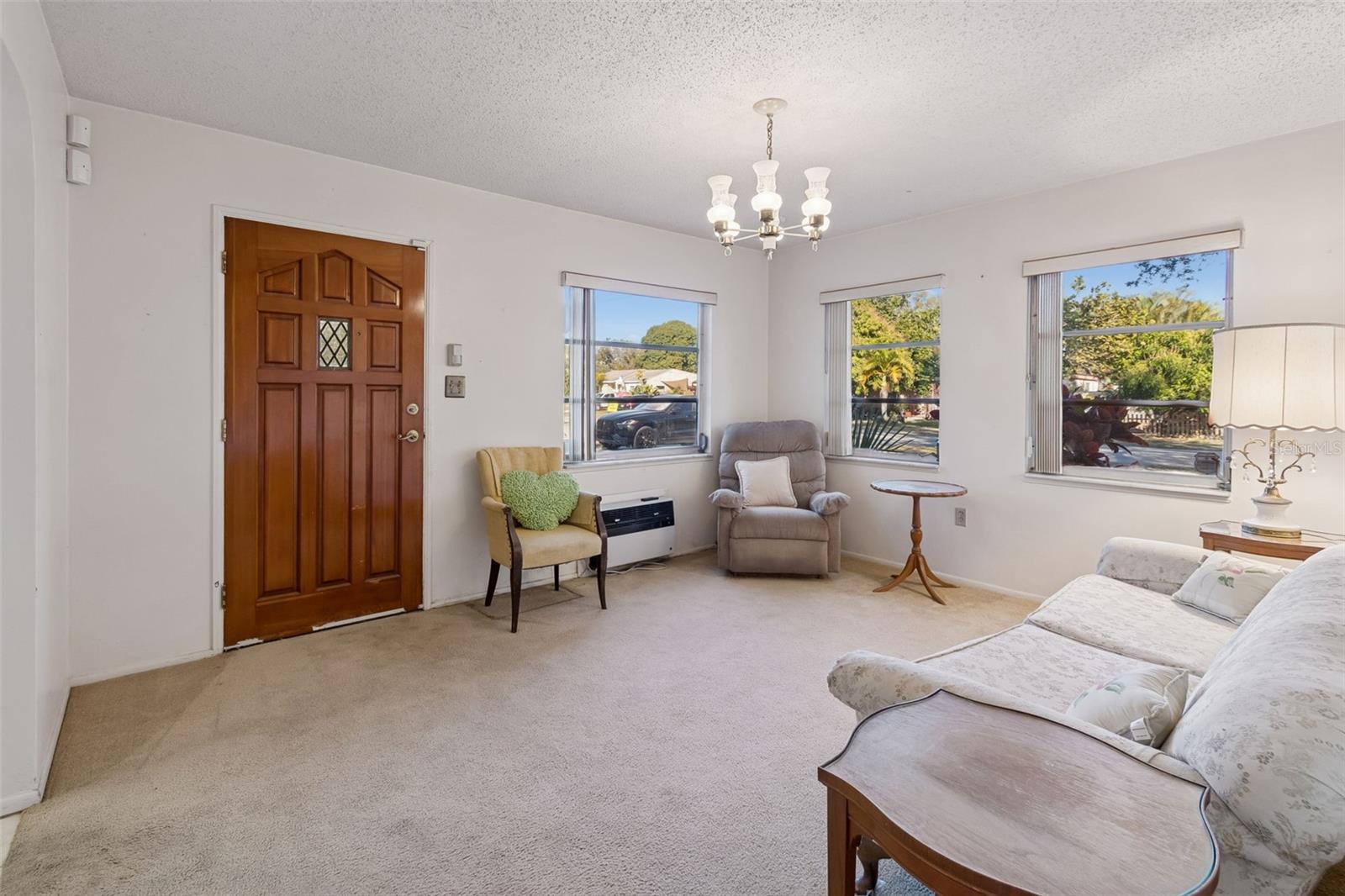 Image 5 of 27 For 1001 Hull Street S