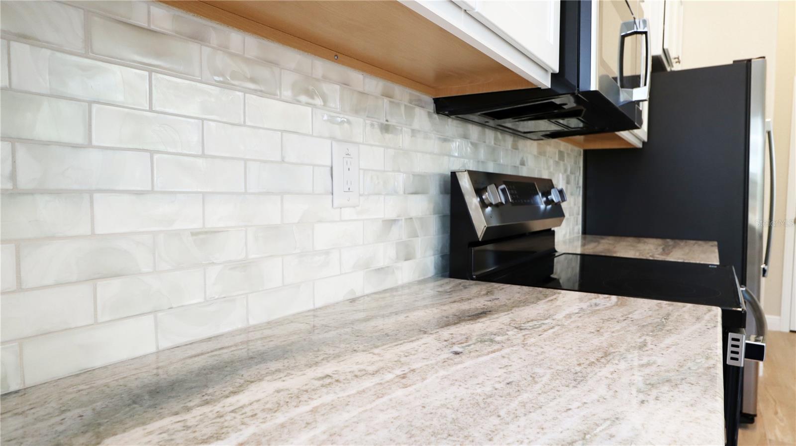 Image 13 of 26 For 12107 Hooded Warbler Court