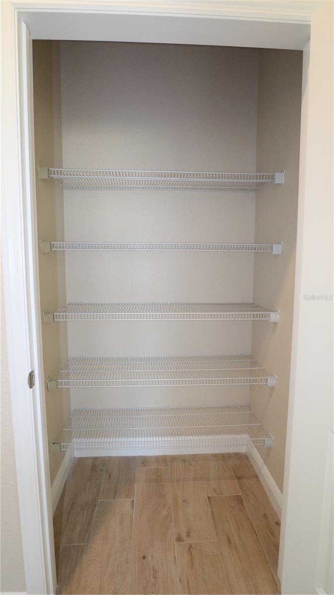 Image 19 of 26 For 12107 Hooded Warbler Court