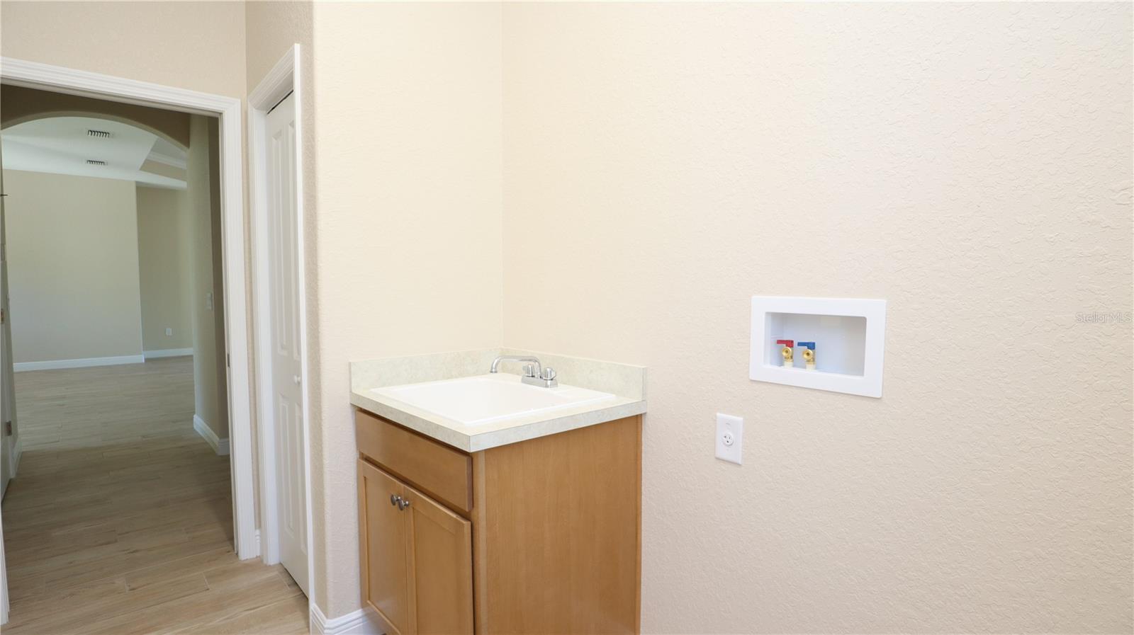 Image 22 of 26 For 12107 Hooded Warbler Court