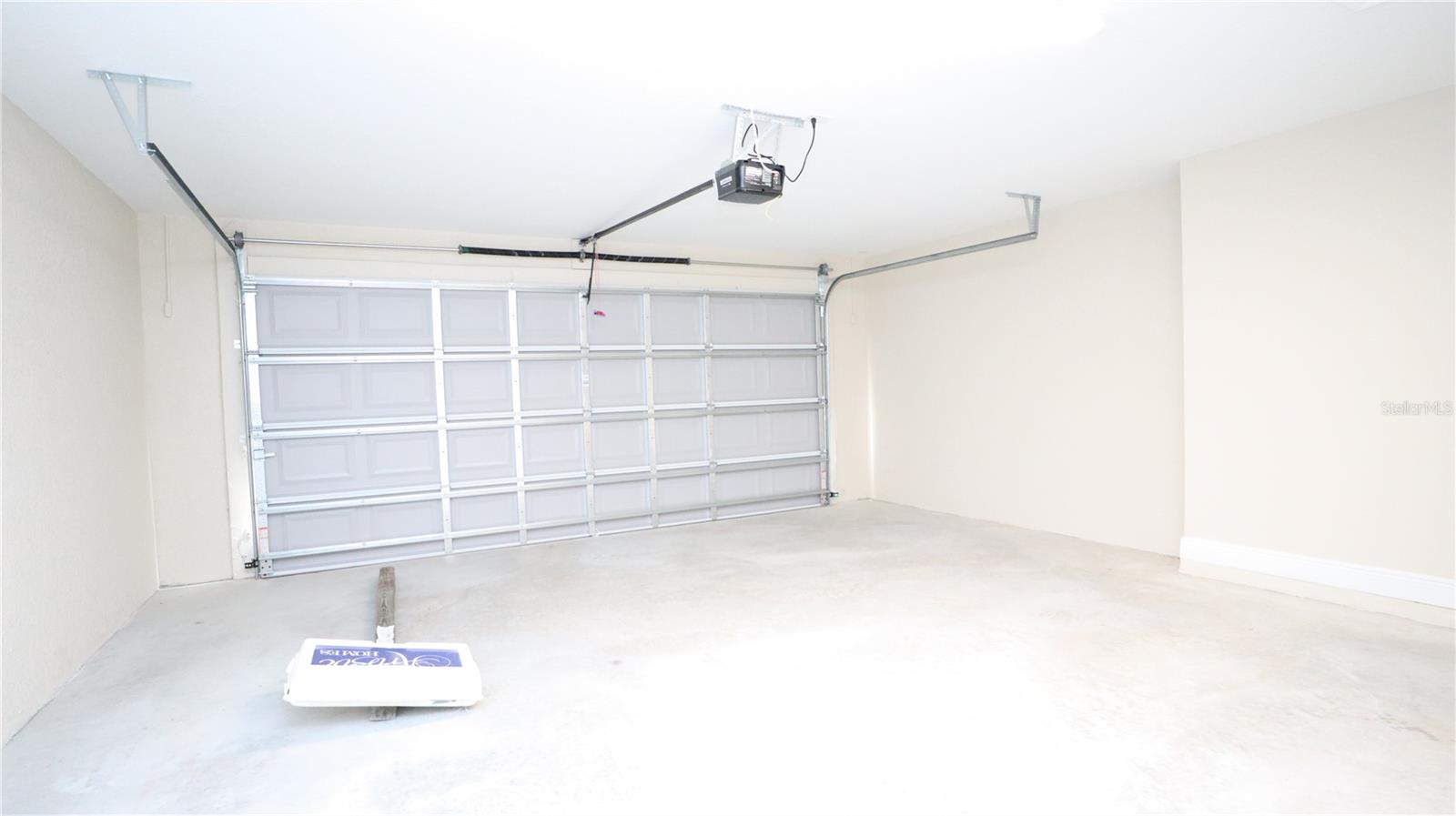 Image 23 of 26 For 12107 Hooded Warbler Court