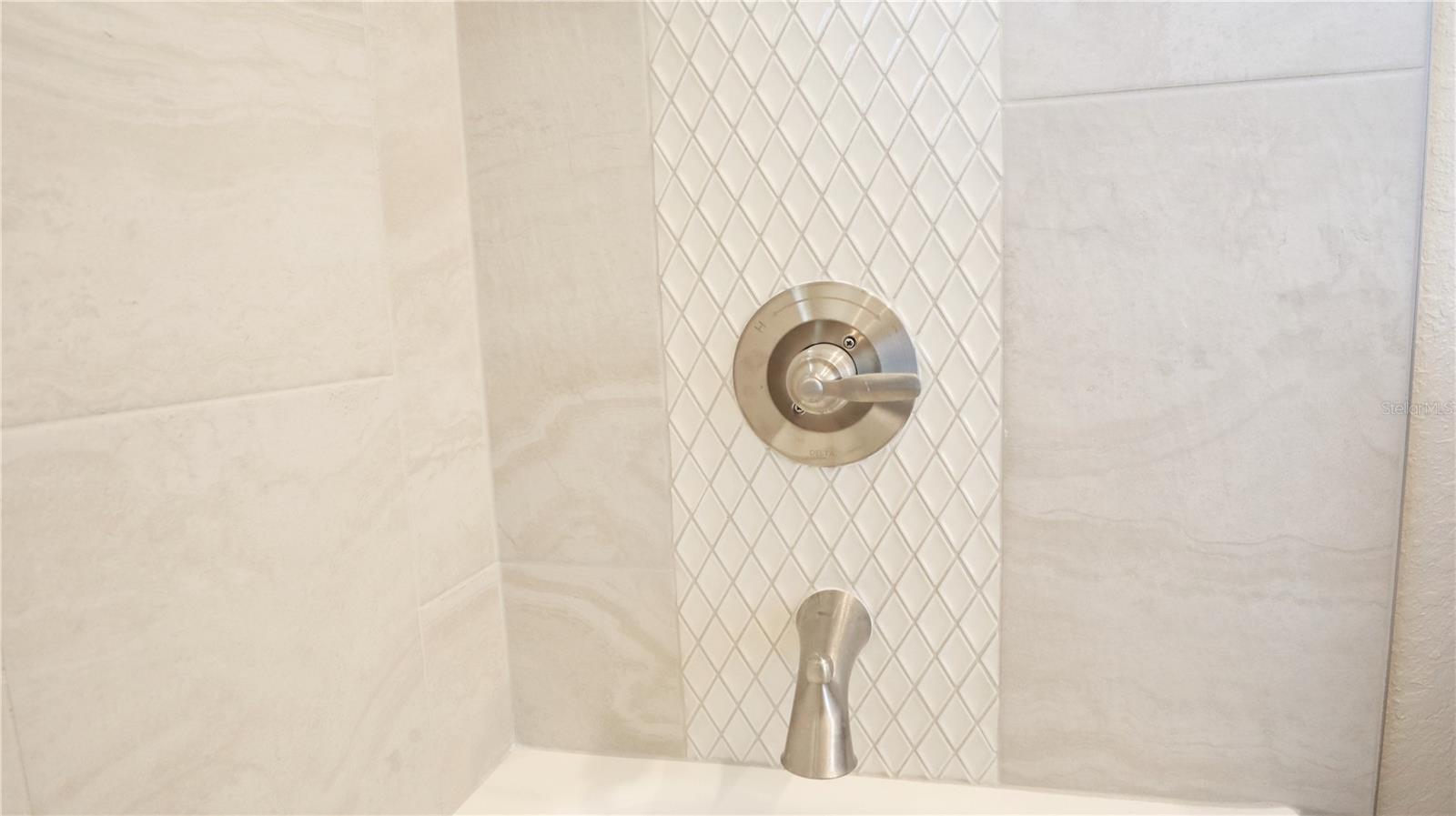 Image 6 of 26 For 12107 Hooded Warbler Court