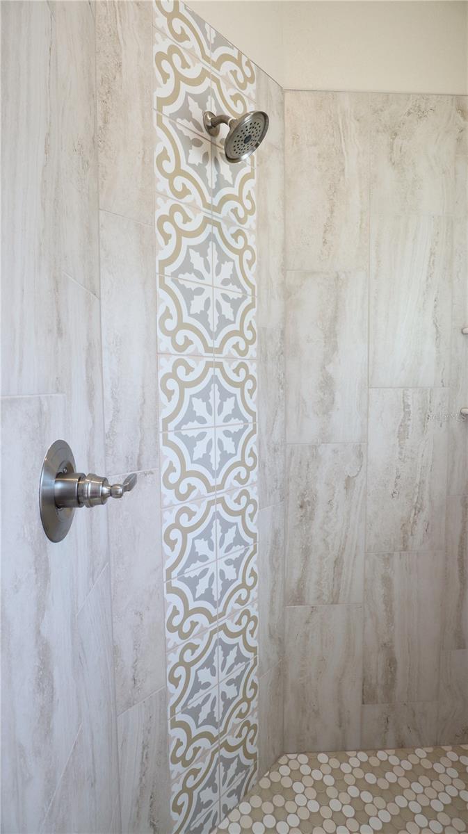 Image 9 of 26 For 12107 Hooded Warbler Court