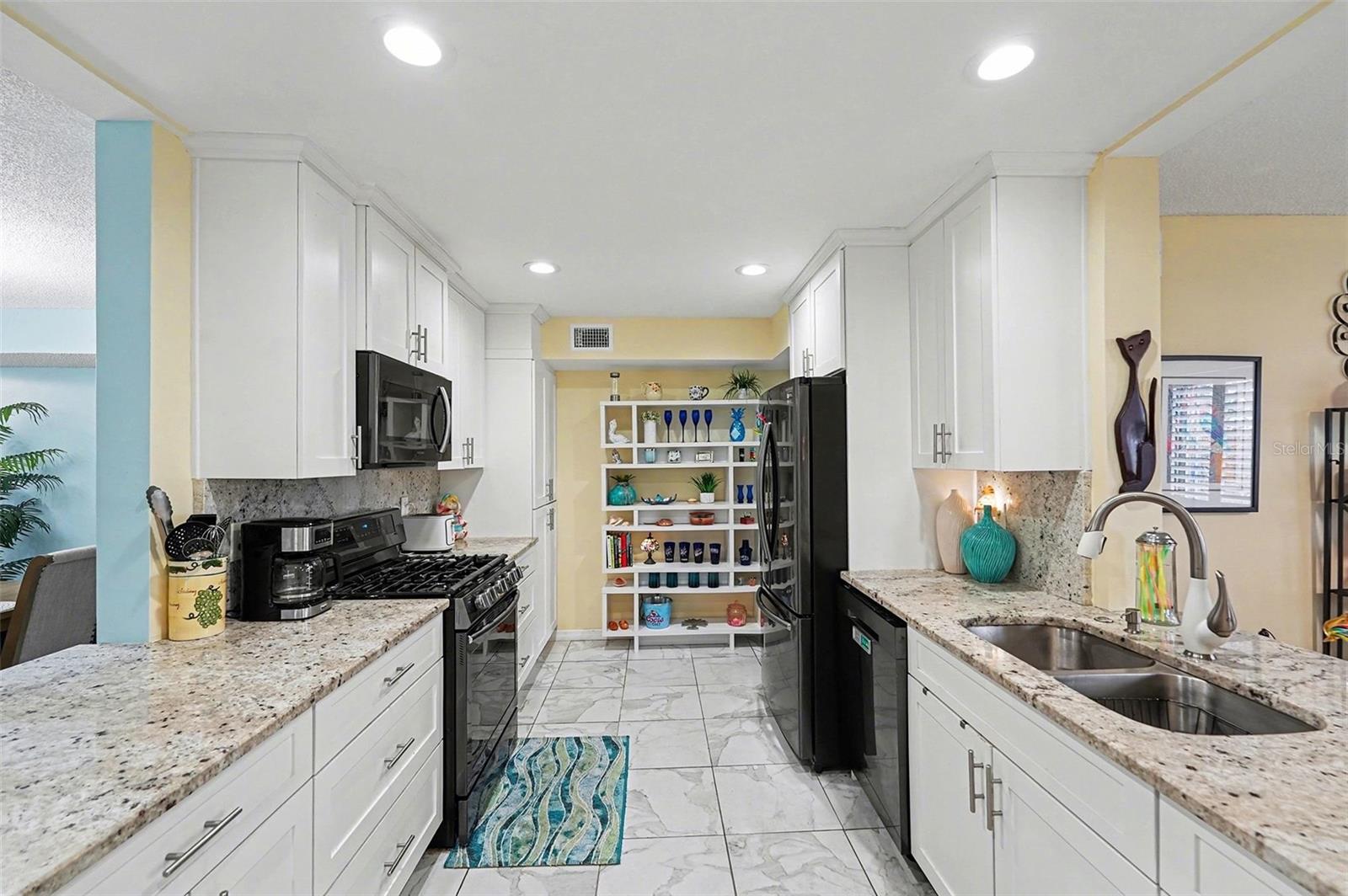 Image 14 of 30 For 8198 Terrace Garden Drive N 411