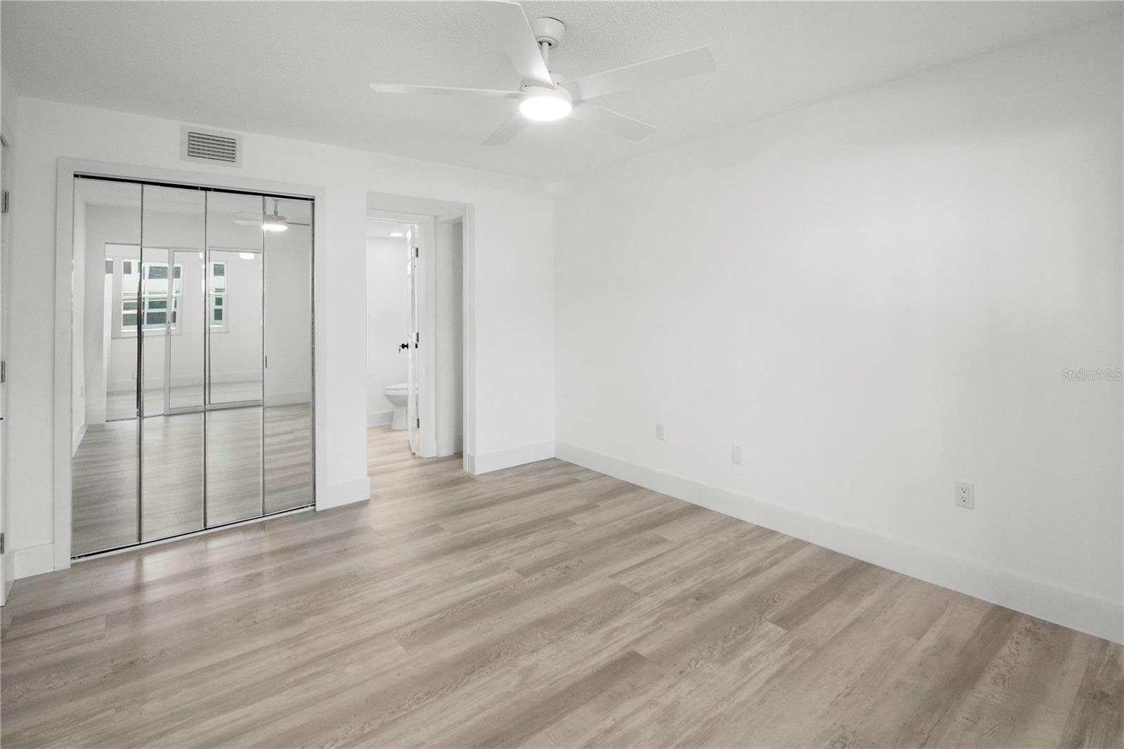 Image 16 of 30 For 4754 Marine Parkway 103