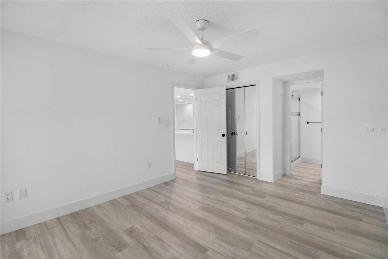 Image 17 of 30 For 4754 Marine Parkway 103