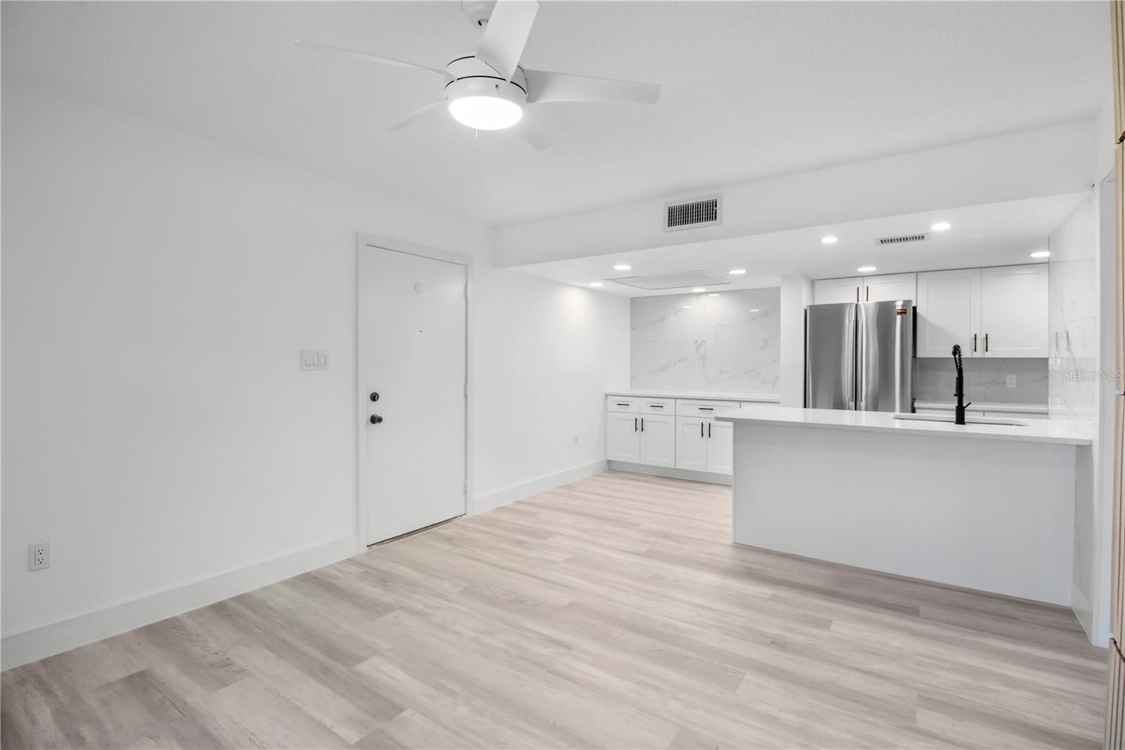 Image 4 of 30 For 4754 Marine Parkway 103