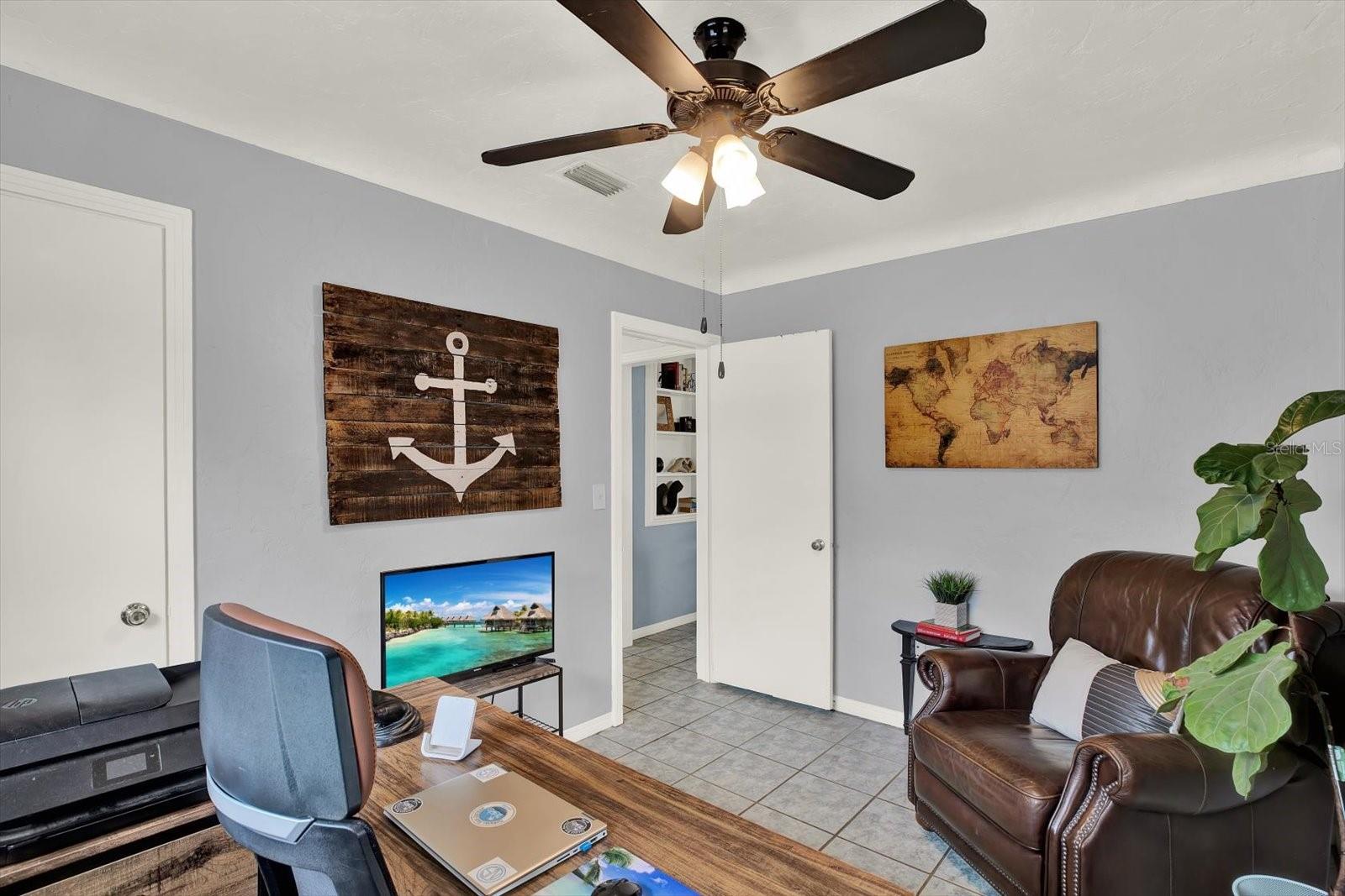 Listing photo id 22 for 1322 Freemont Street S