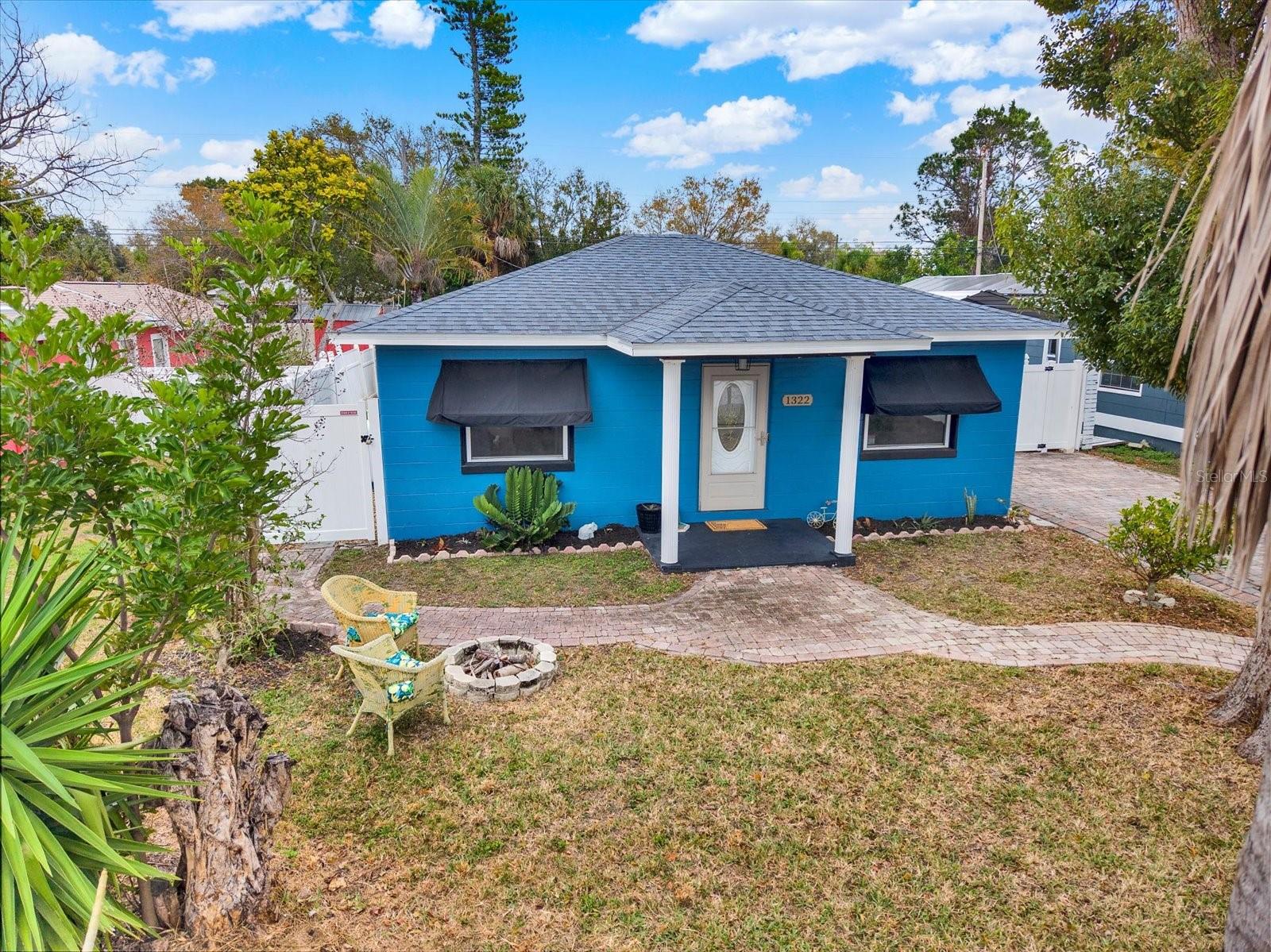 Listing photo id 29 for 1322 Freemont Street S