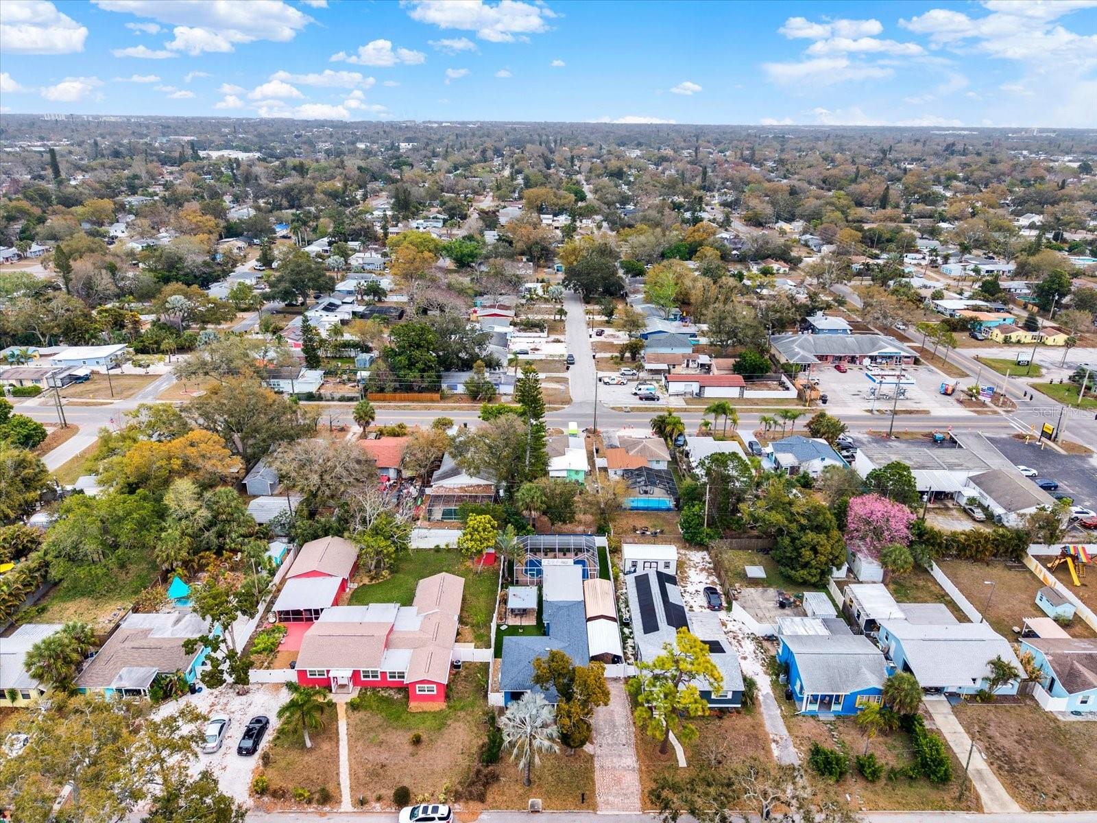 Listing photo id 32 for 1322 Freemont Street S