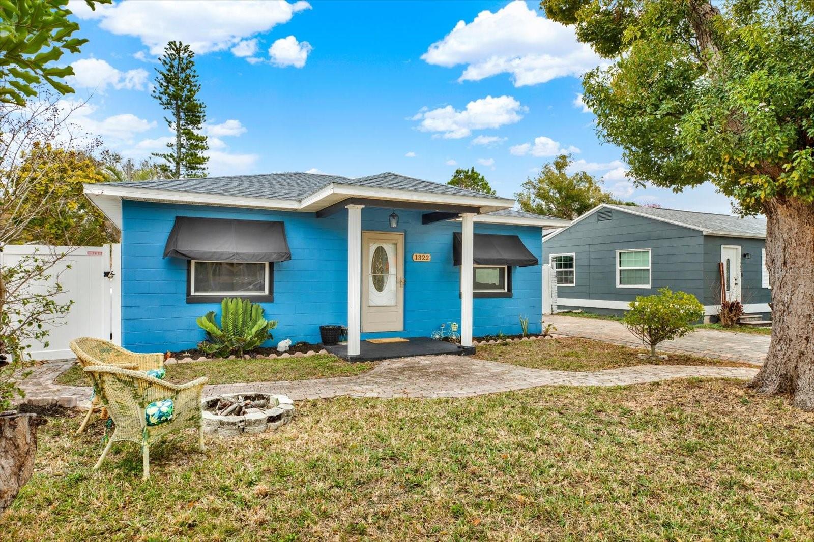 Listing photo id 2 for 1322 Freemont Street S