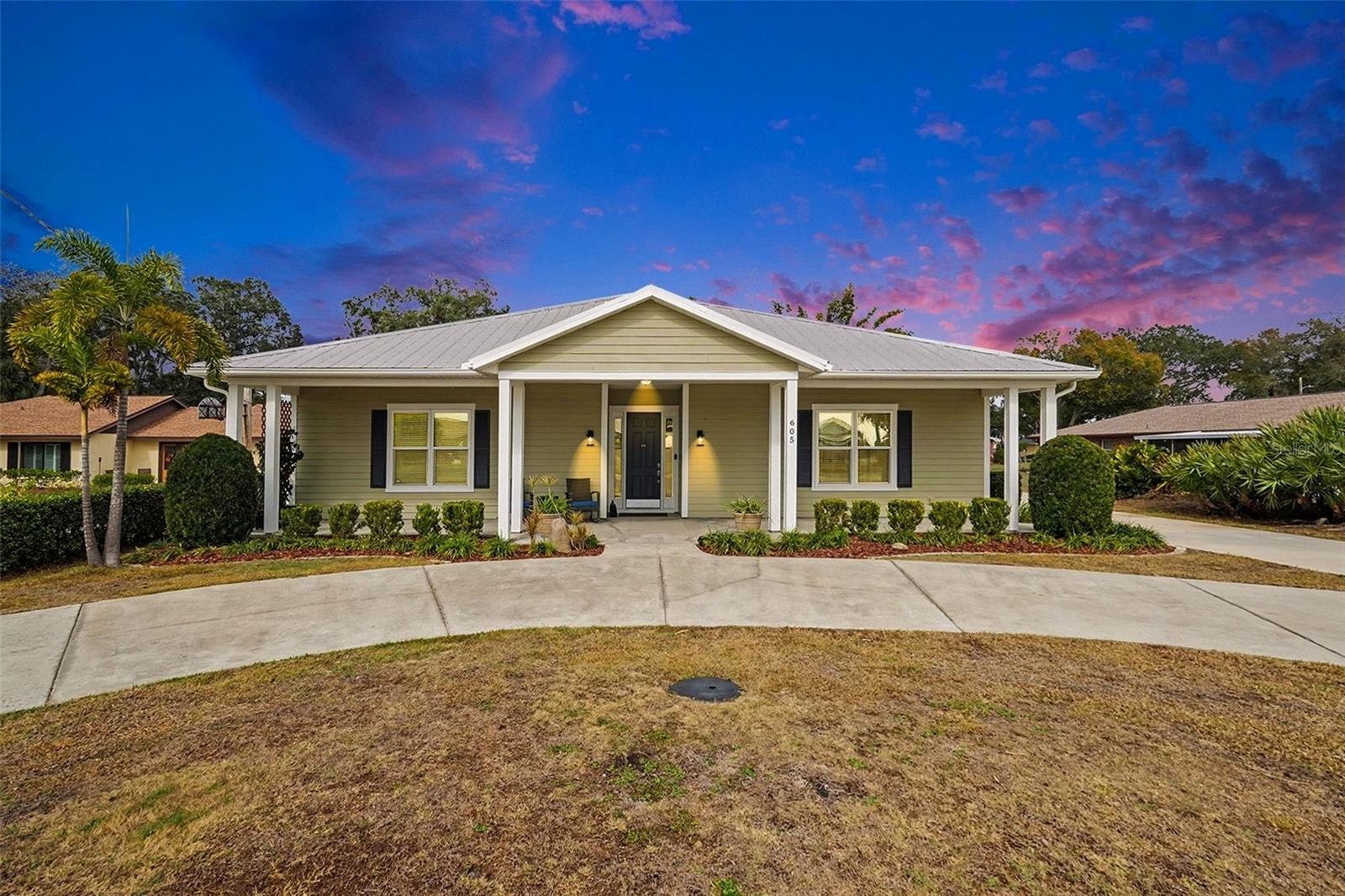 Image 2 of 41 For 605 Manatee Drive