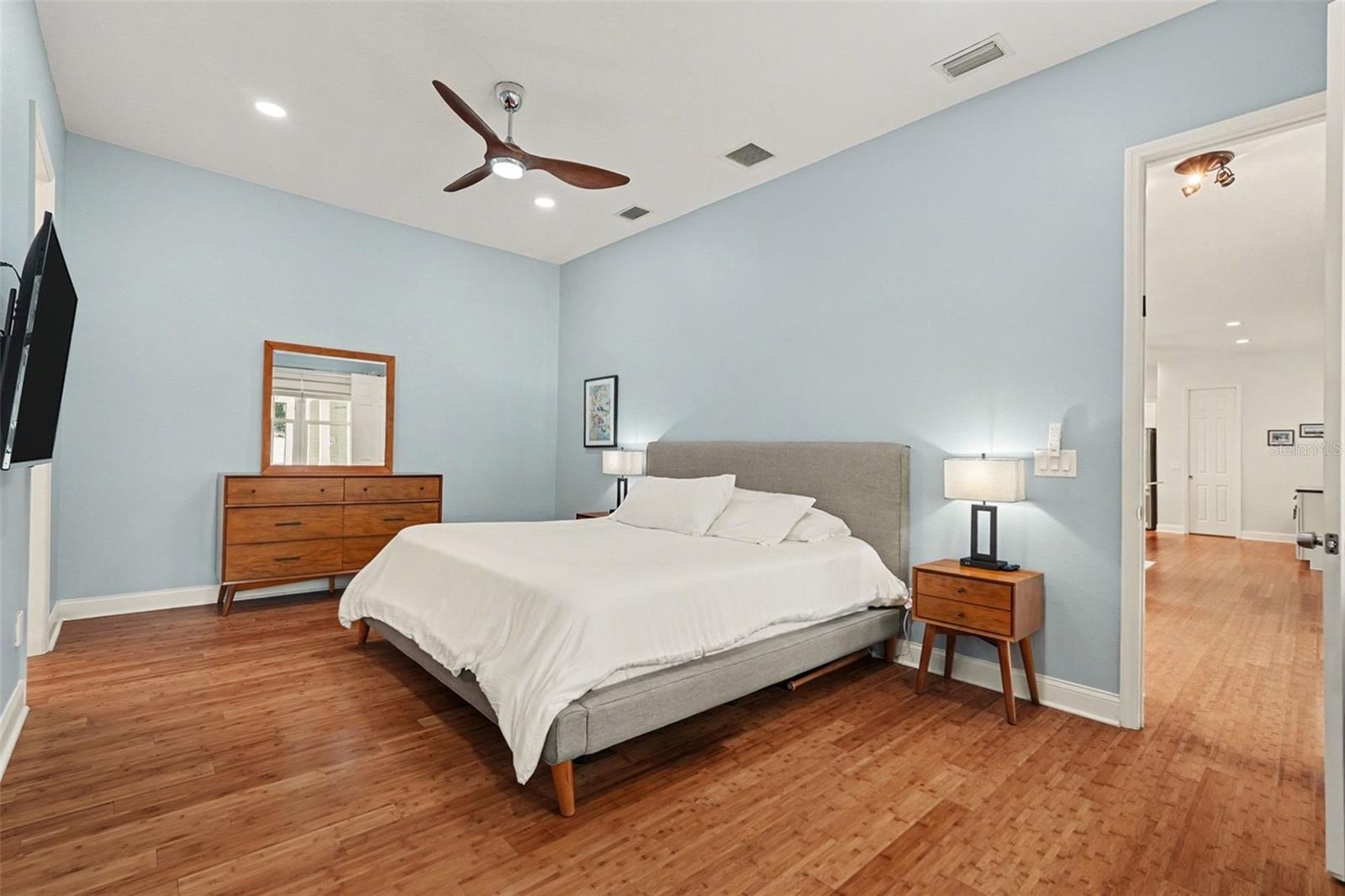 Image 21 of 41 For 605 Manatee Drive