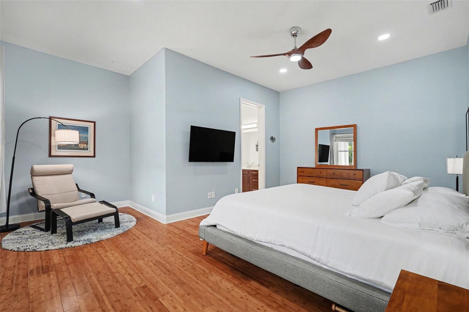 Image 22 of 41 For 605 Manatee Drive