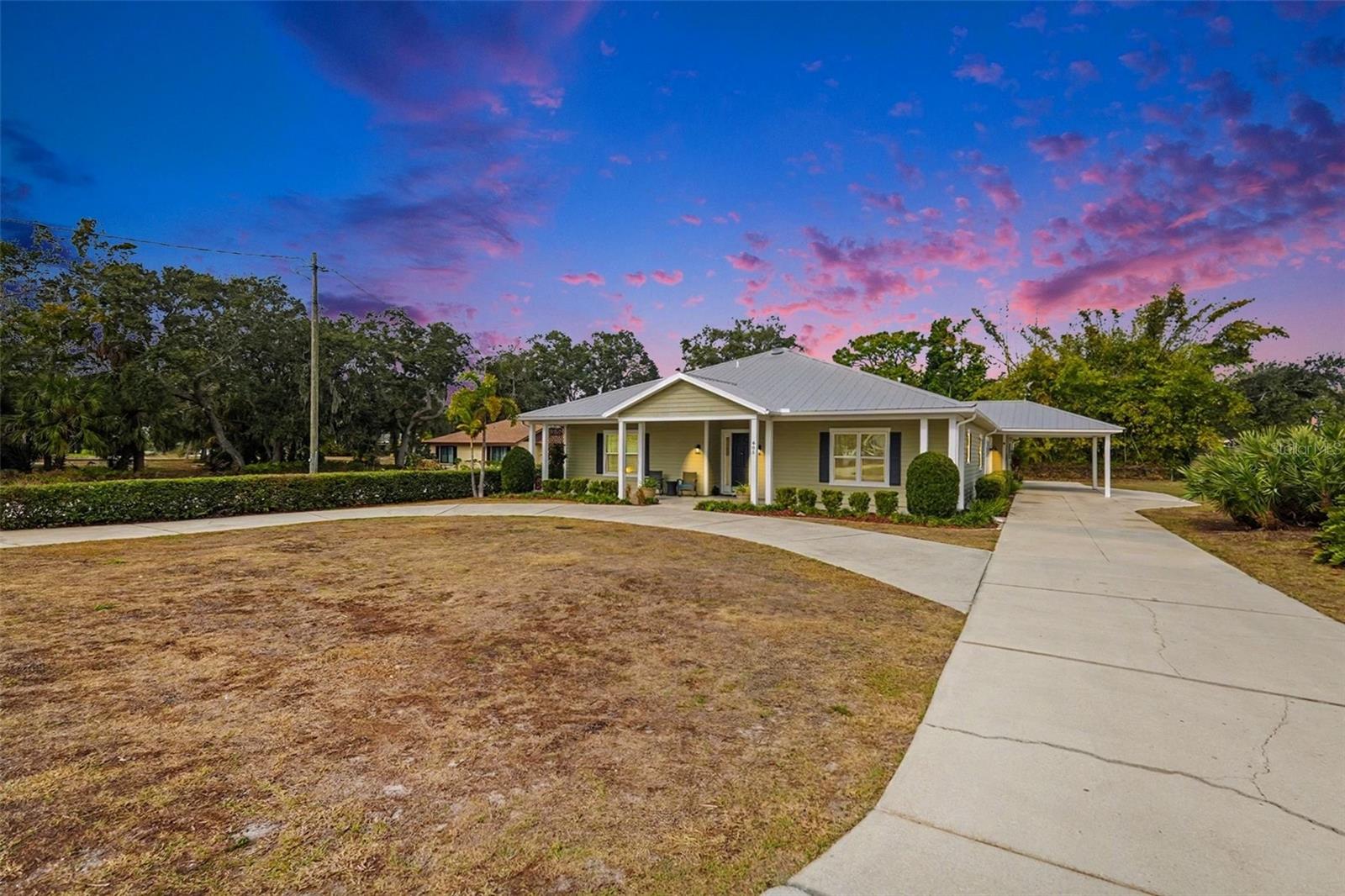 Image 32 of 41 For 605 Manatee Drive