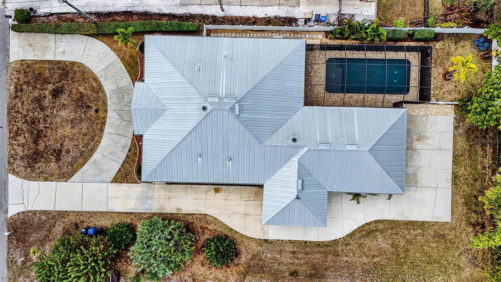 Image 34 of 41 For 605 Manatee Drive